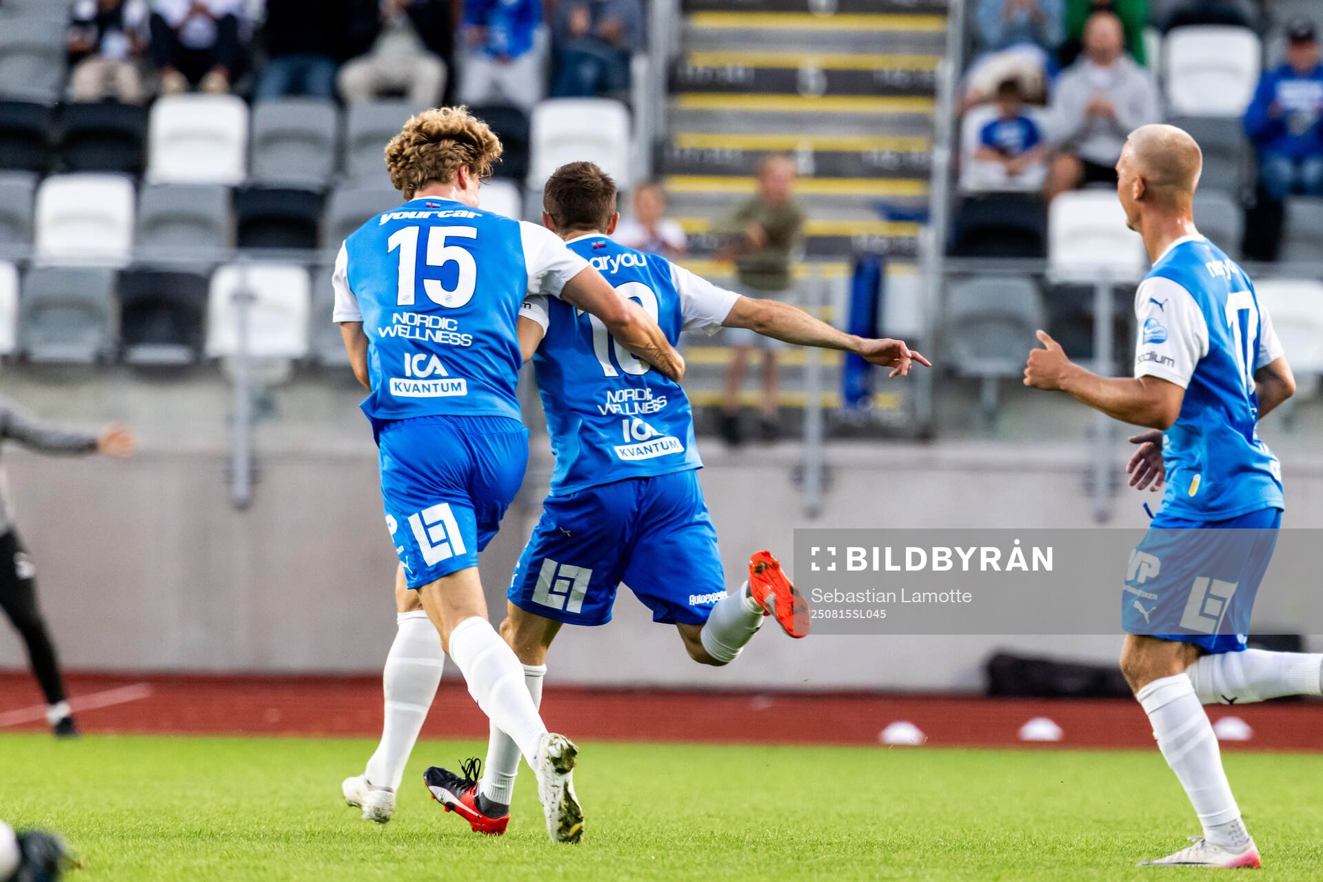 Oddevolds Liridon Kalludra har gjort 2-2 och jublar