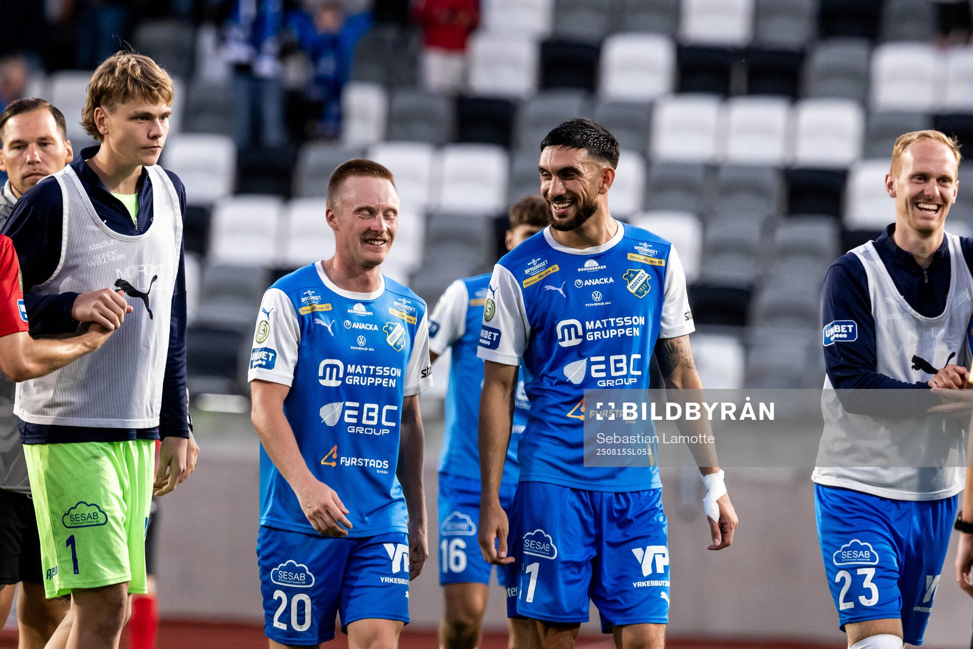 Oddevolds Adam Engelbrektsson och Daniel Krezic jublar