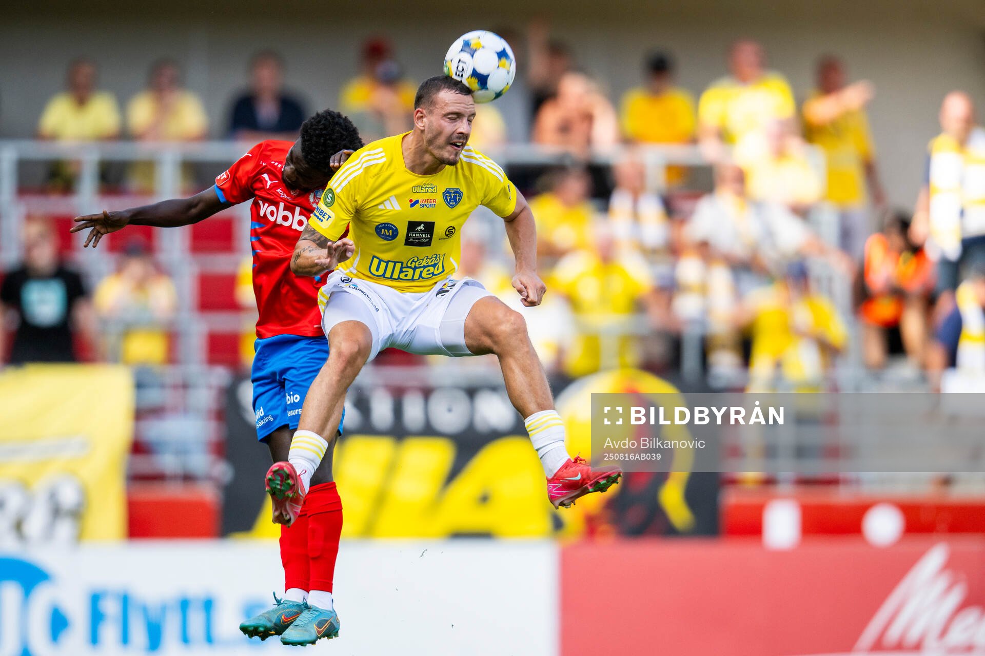 Helsingborgs Samuel Asoma i nickduell mot Falkenbergs