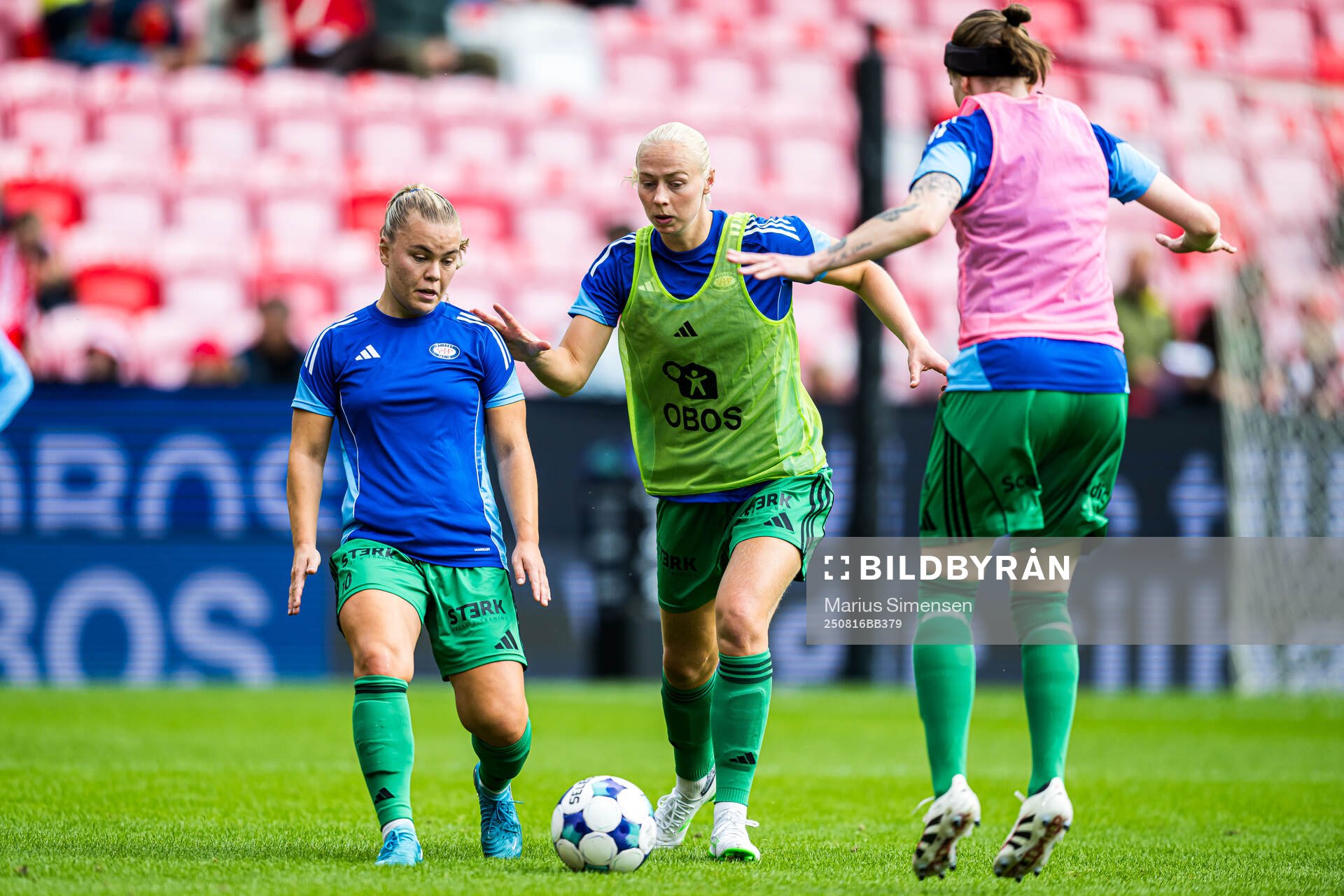 Olaug Tvedten and Sara Iren Lindbak Hørte of Vålerenga