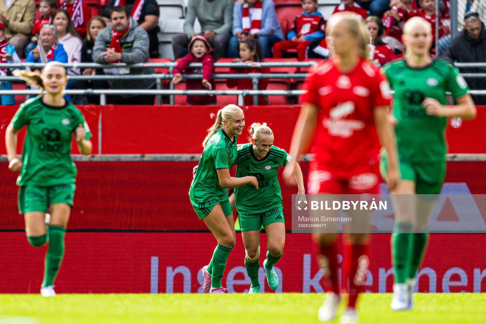 Marie Moen Preus of Vålerenga celebrates