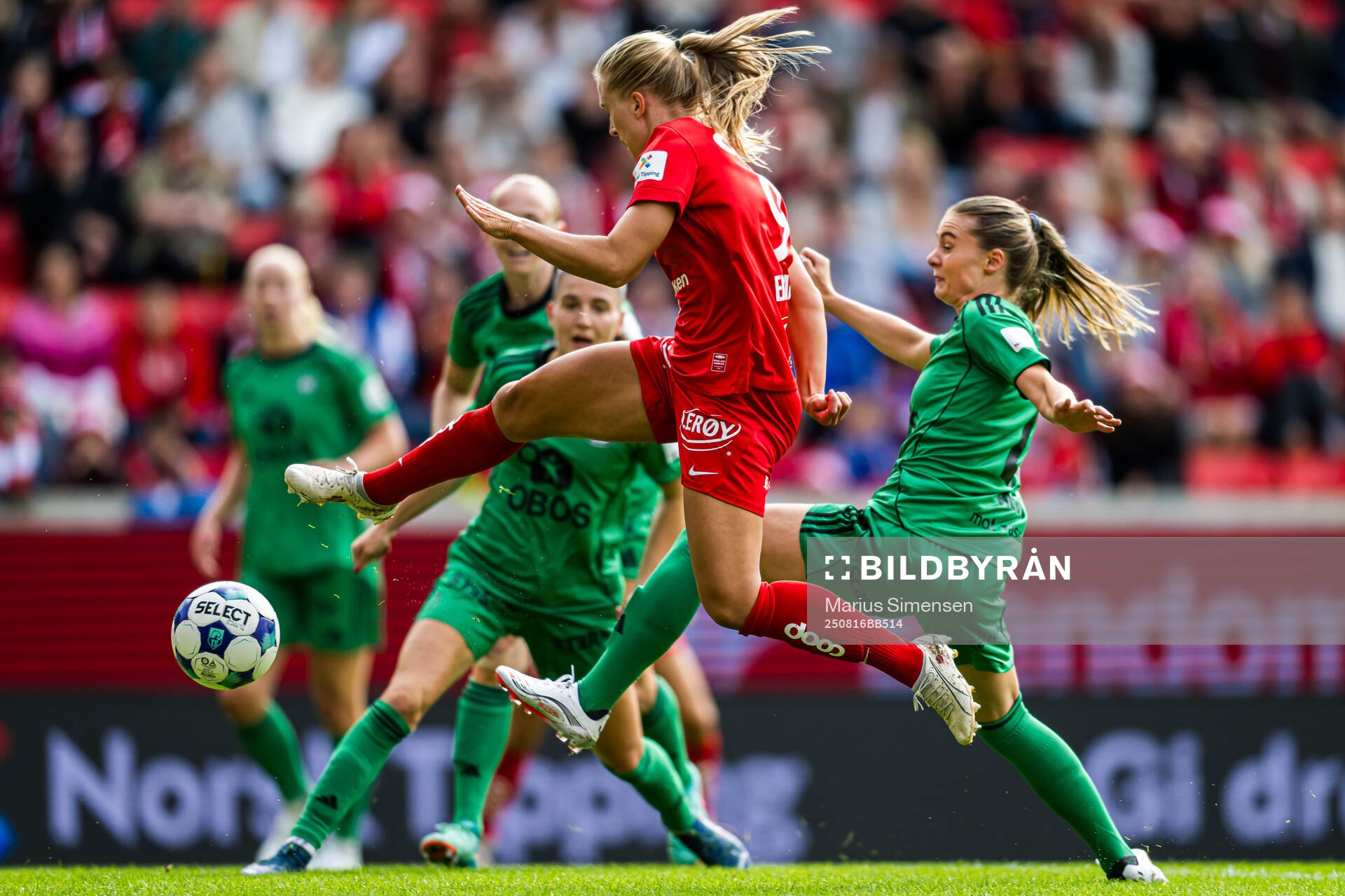 Amalie Vevle Eikeland of Brann missing a chance to score
