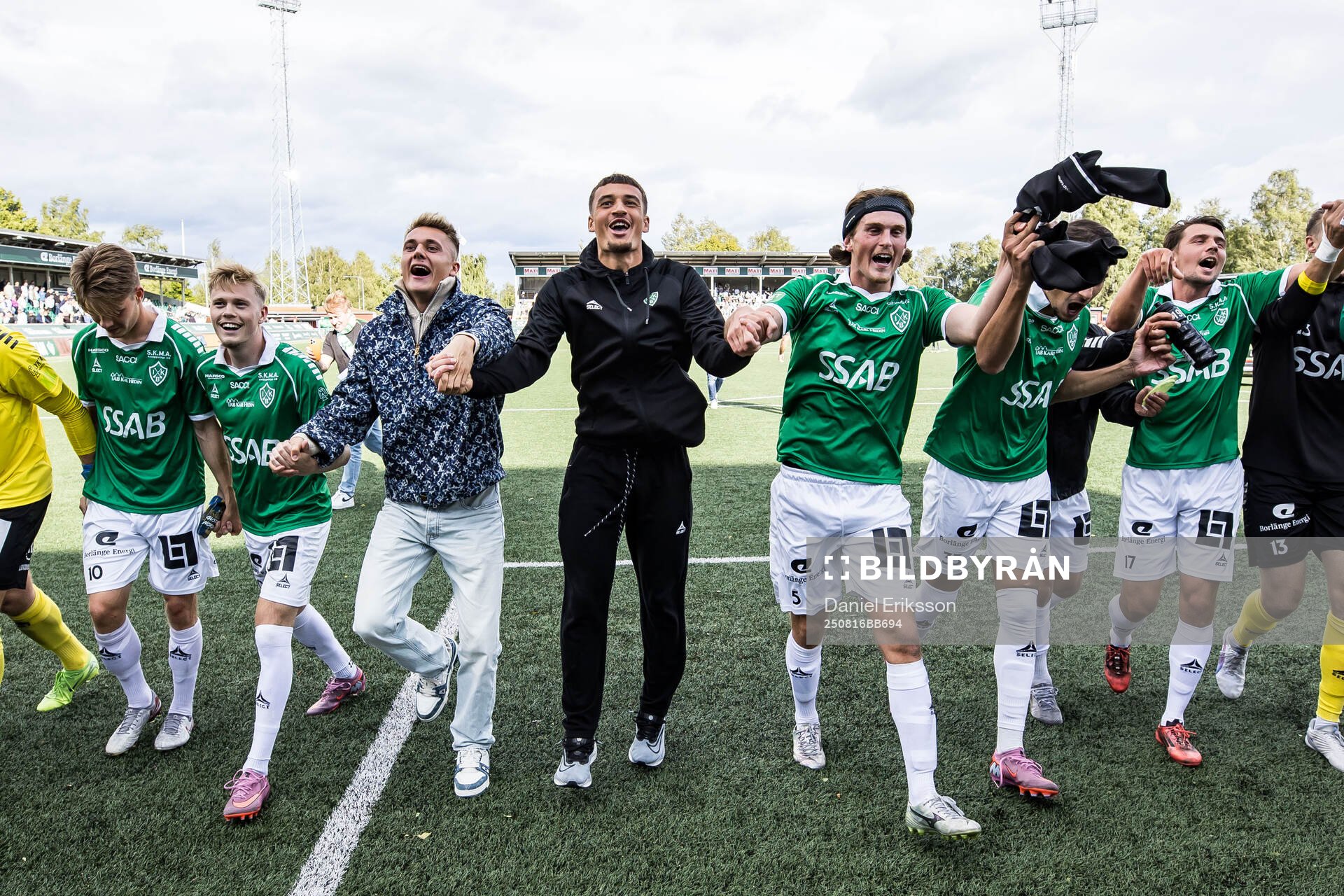 Brages spelare jublar