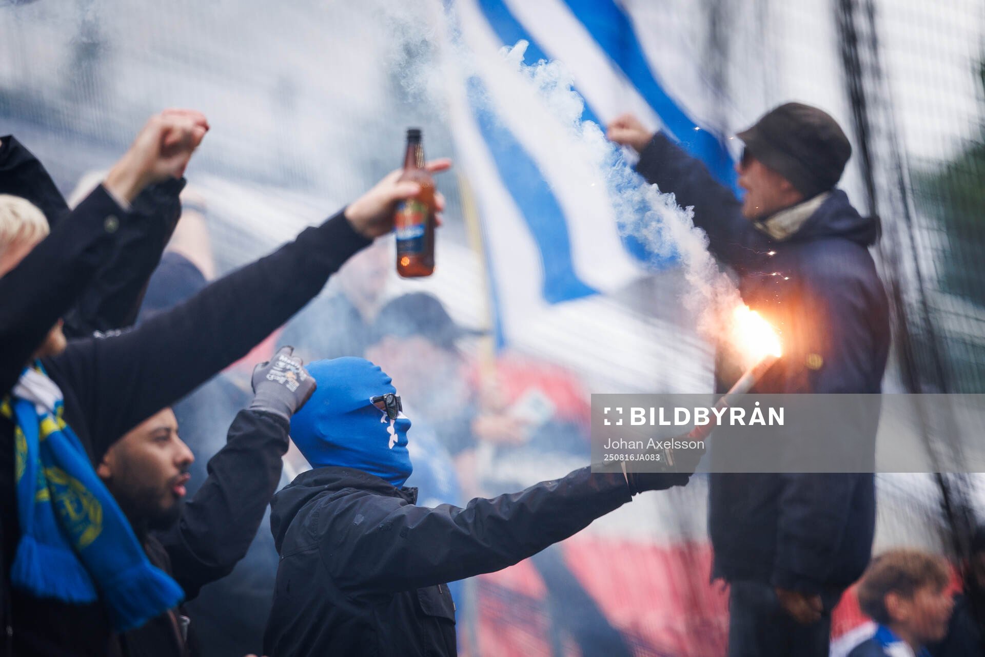 GIF Sundsvalls fans med pyroteknik
