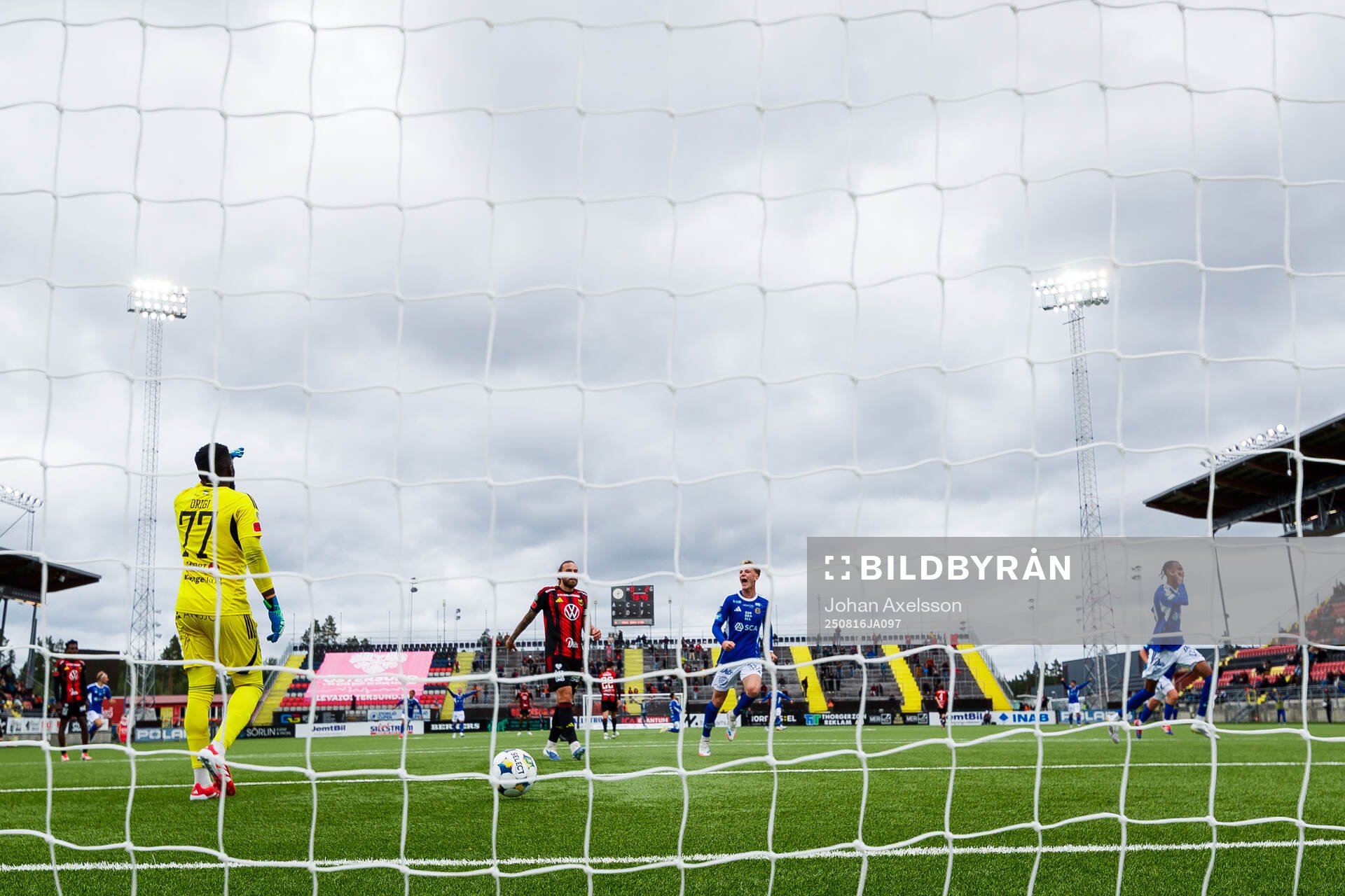 Östersunds Arnold Otieno deppar