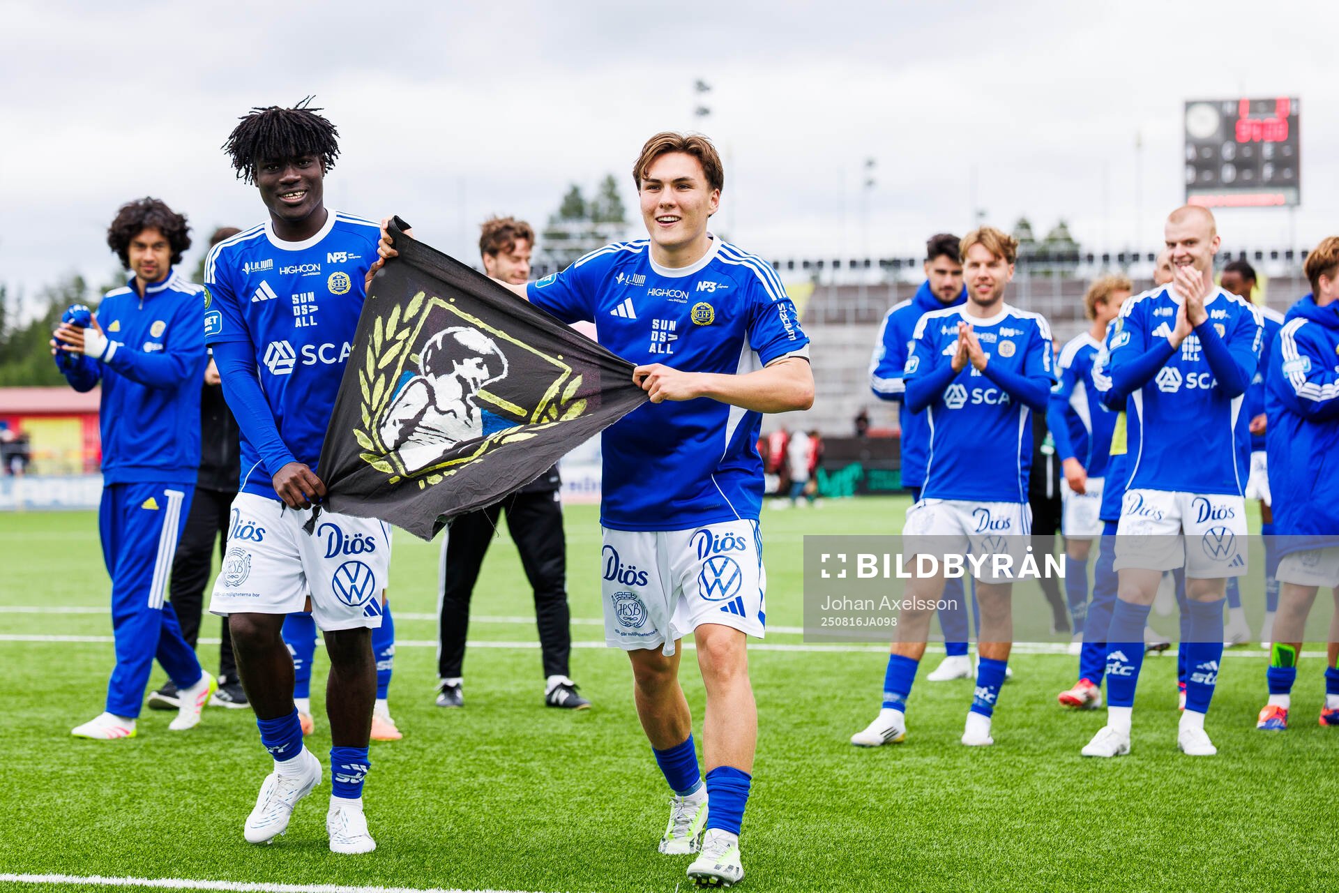 GIF Sundsvalls Charles Baah och Miguel Sandberg med en