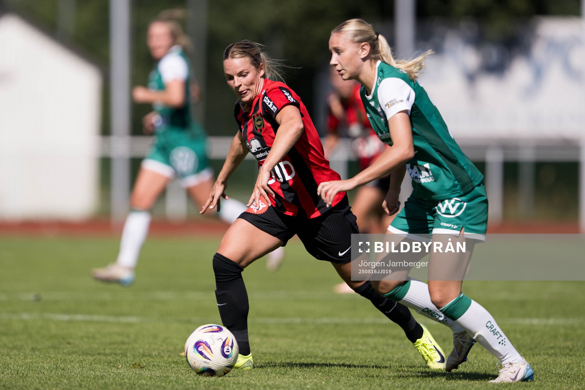 Brommapojkarnas Isabelle Navrén och Alingsås Tilde