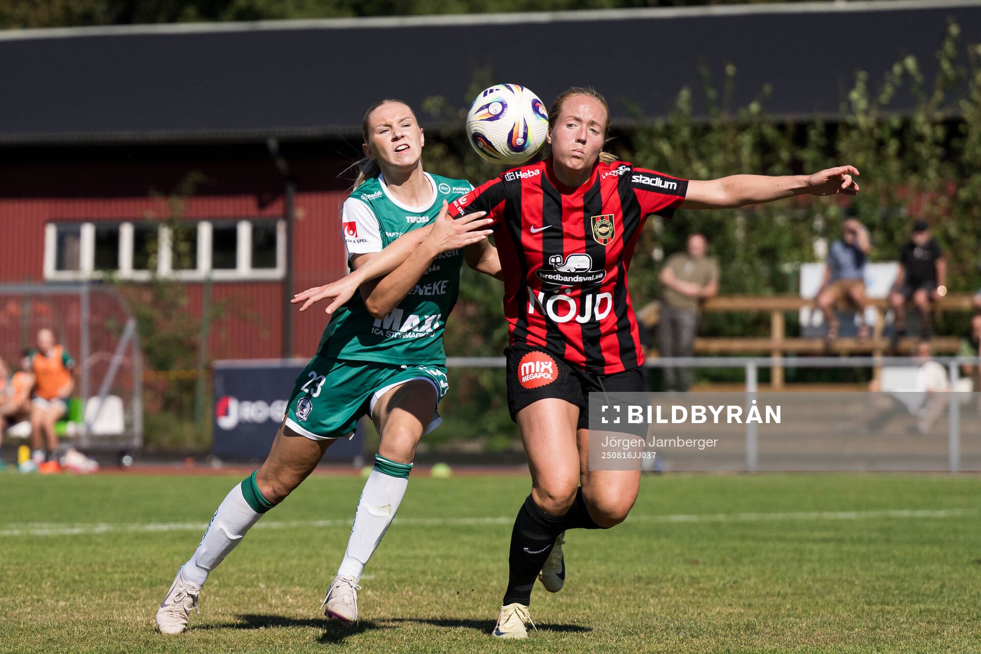 Alingsås Tilde Karlsson och Brommapojkarnas Alice Ahlberg