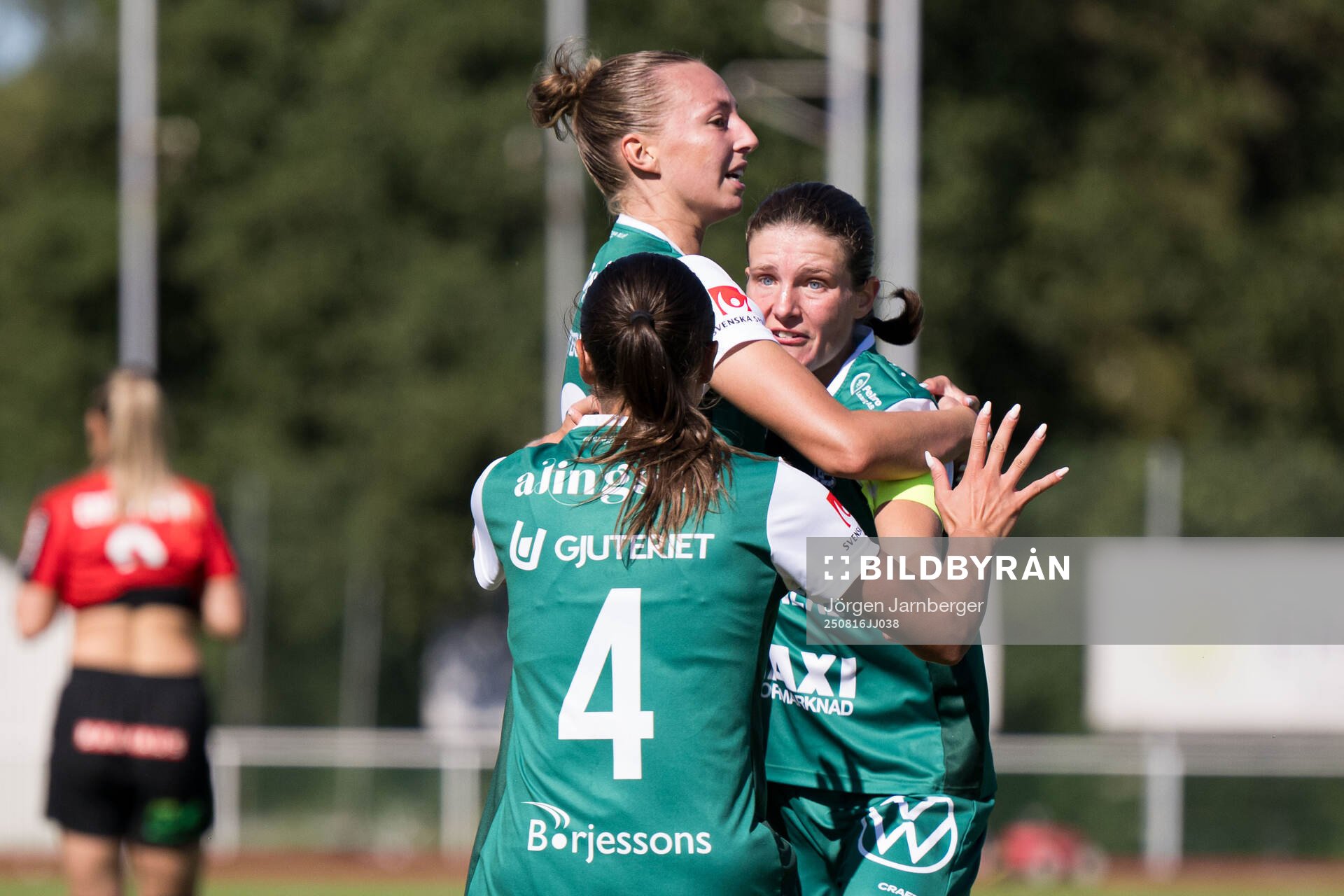 Alingsås Emmy Blomberg jublar