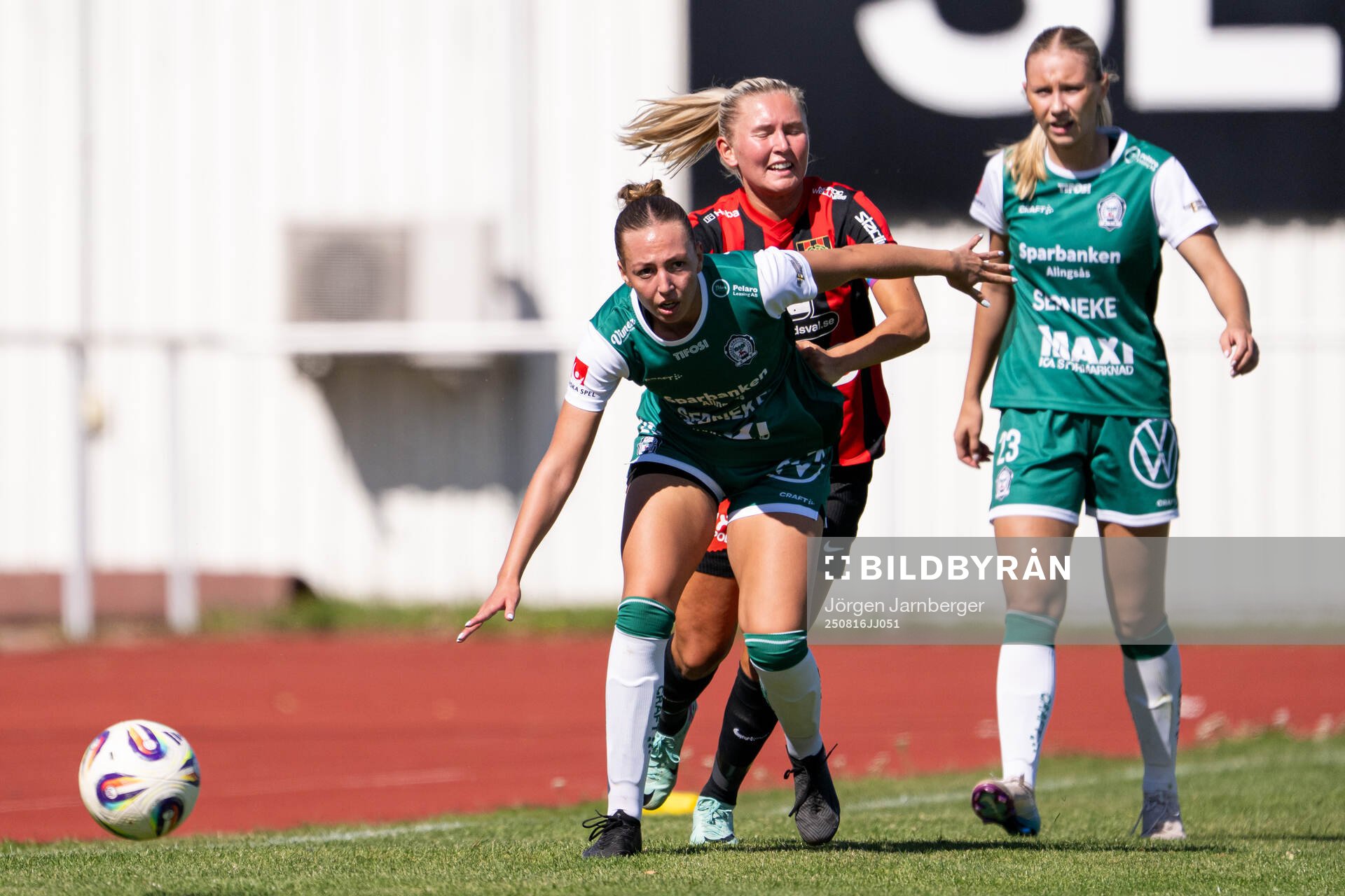 Alingsås Emmy Blomberg och Brommapojkarnas Ellen Toivio