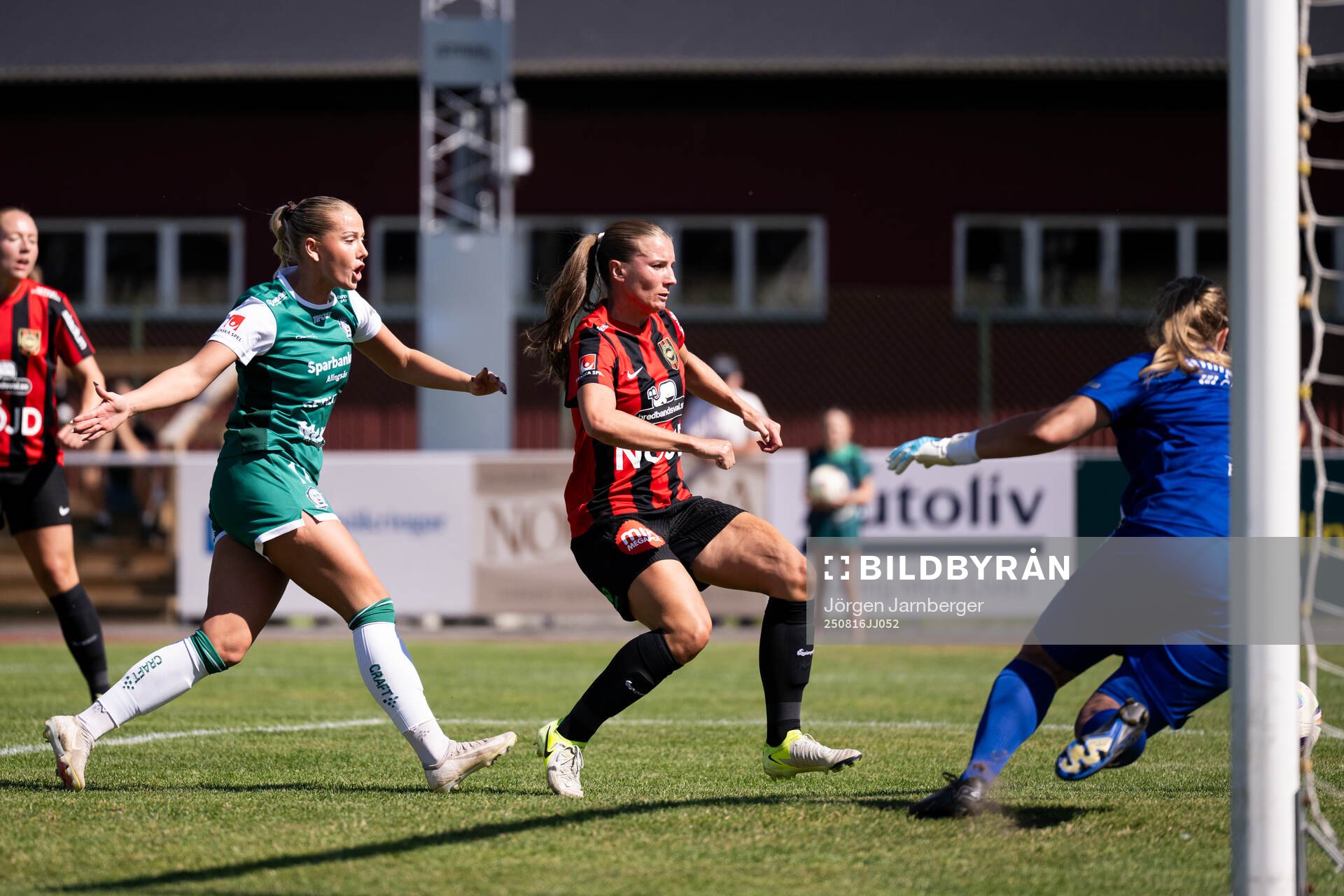 Alingsås Moa Öhman och Brommapojkarnas Louise Lillbäck