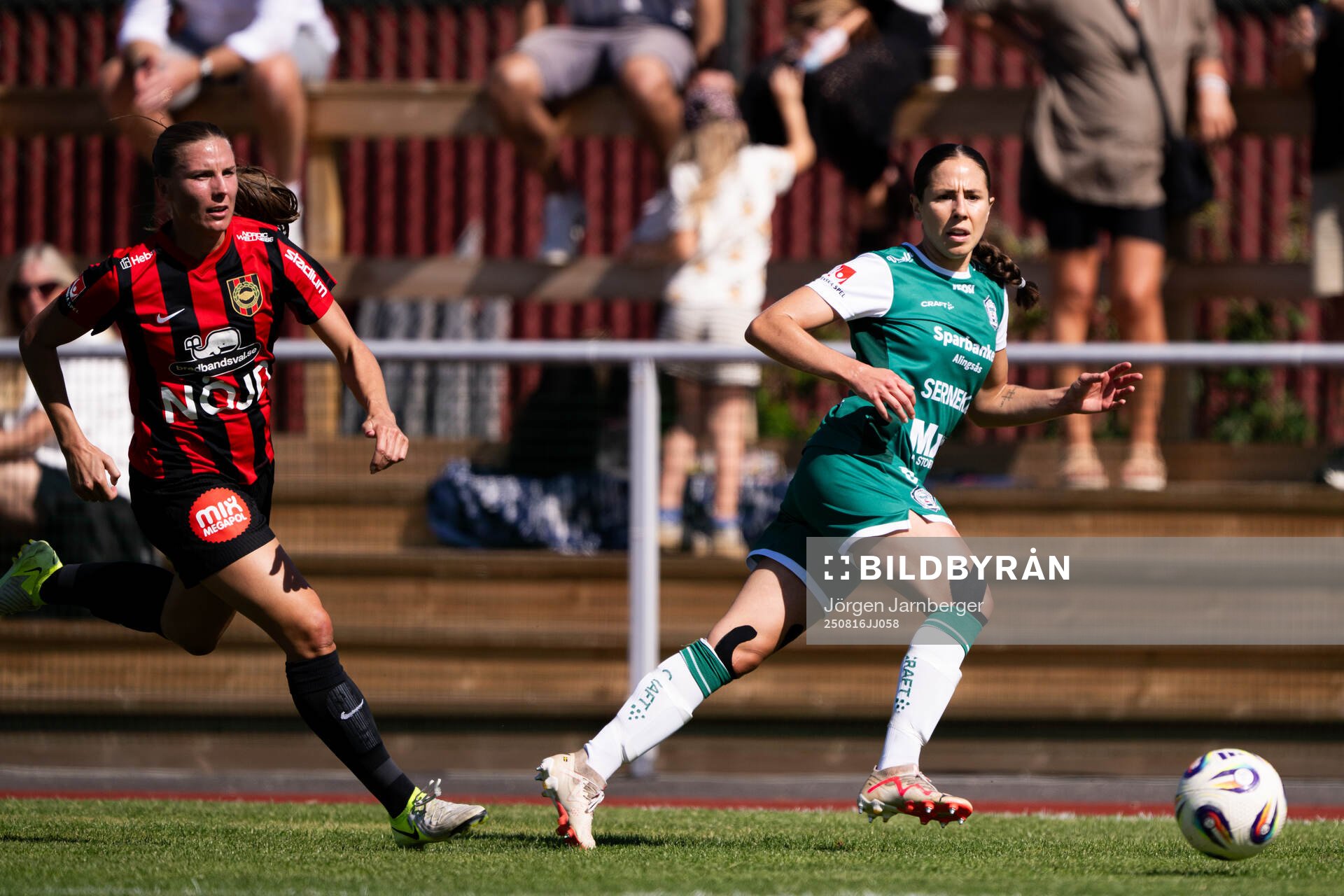 Brommapojkarnas Frida Thörnqvist och Alingsås Johanna