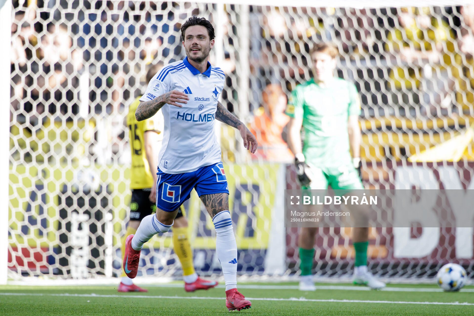 IFK Norrköpings David Moberg Karlsson jublar