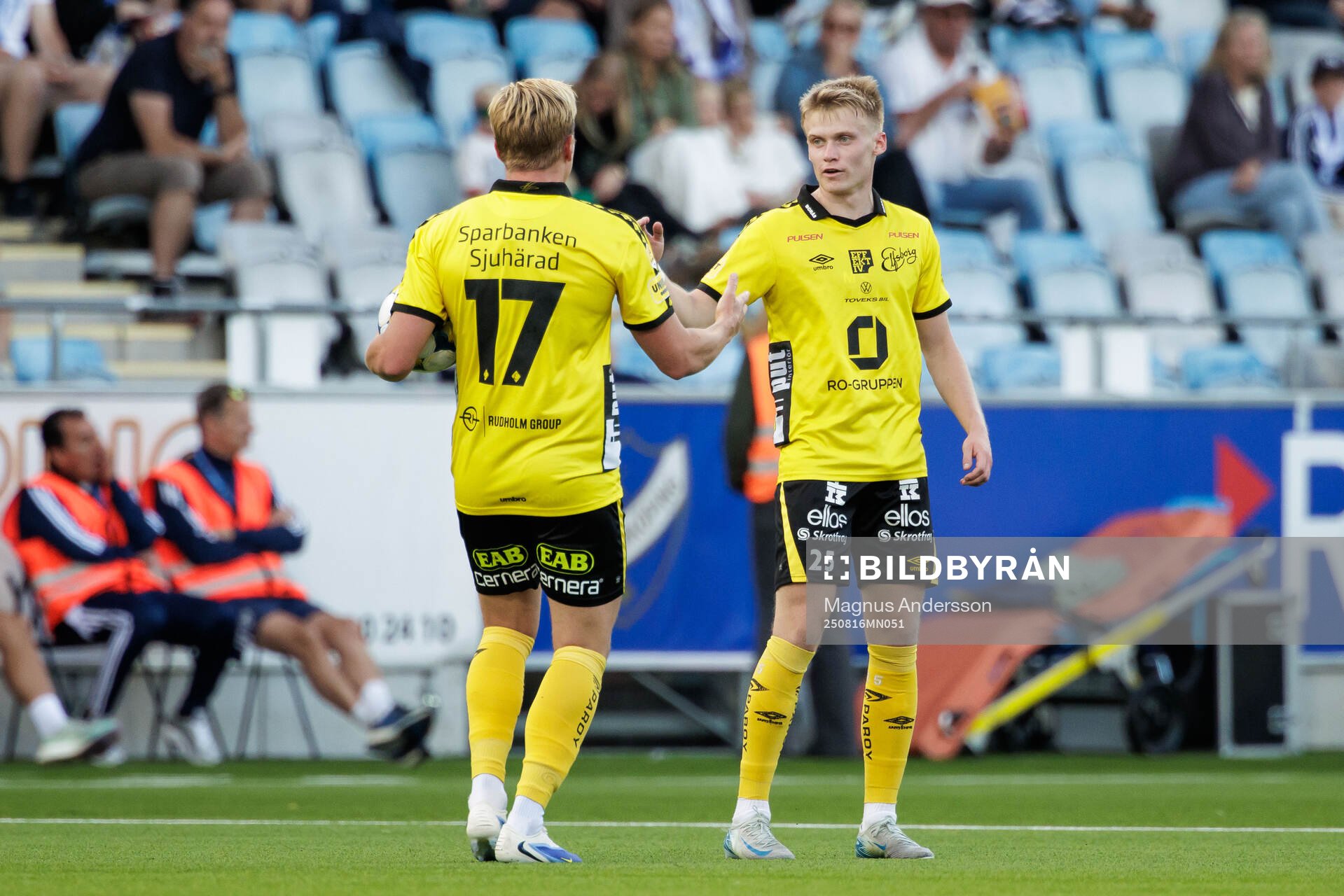 Elfsborgs Ari Sigurpálsson och Per Frick jublar