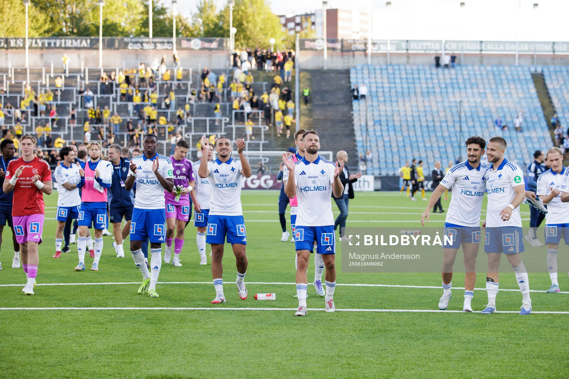 IFK Norrköpings spelare jublar