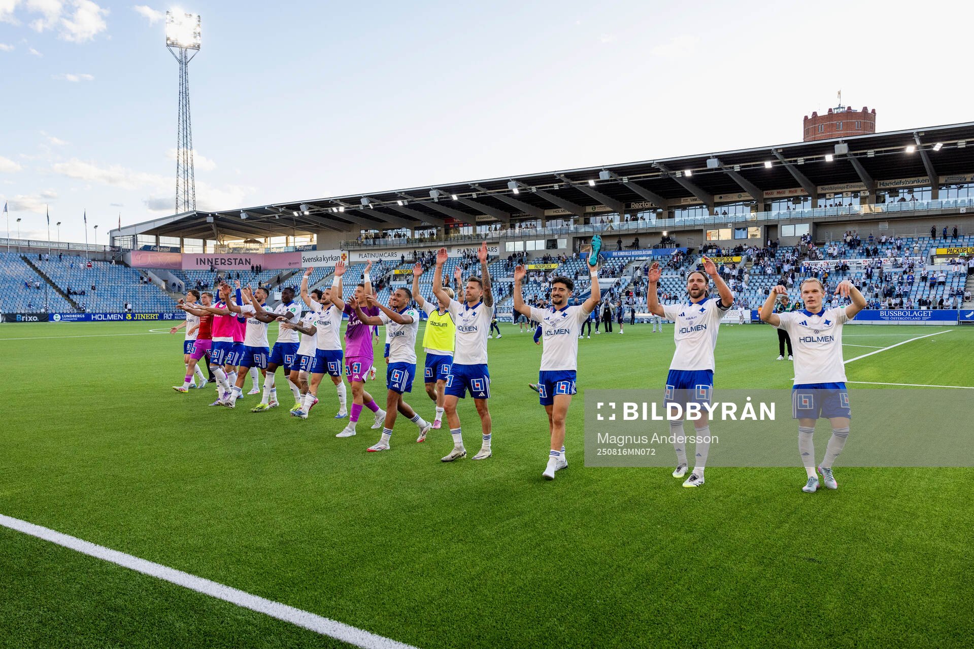 IFK Norrköpings spelare jublar