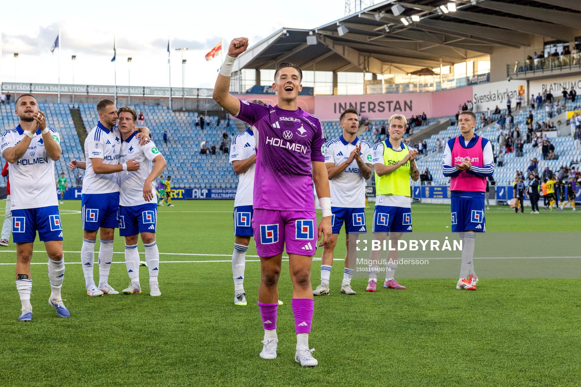 IFK Norrköpings målvakt David Andersson jublar