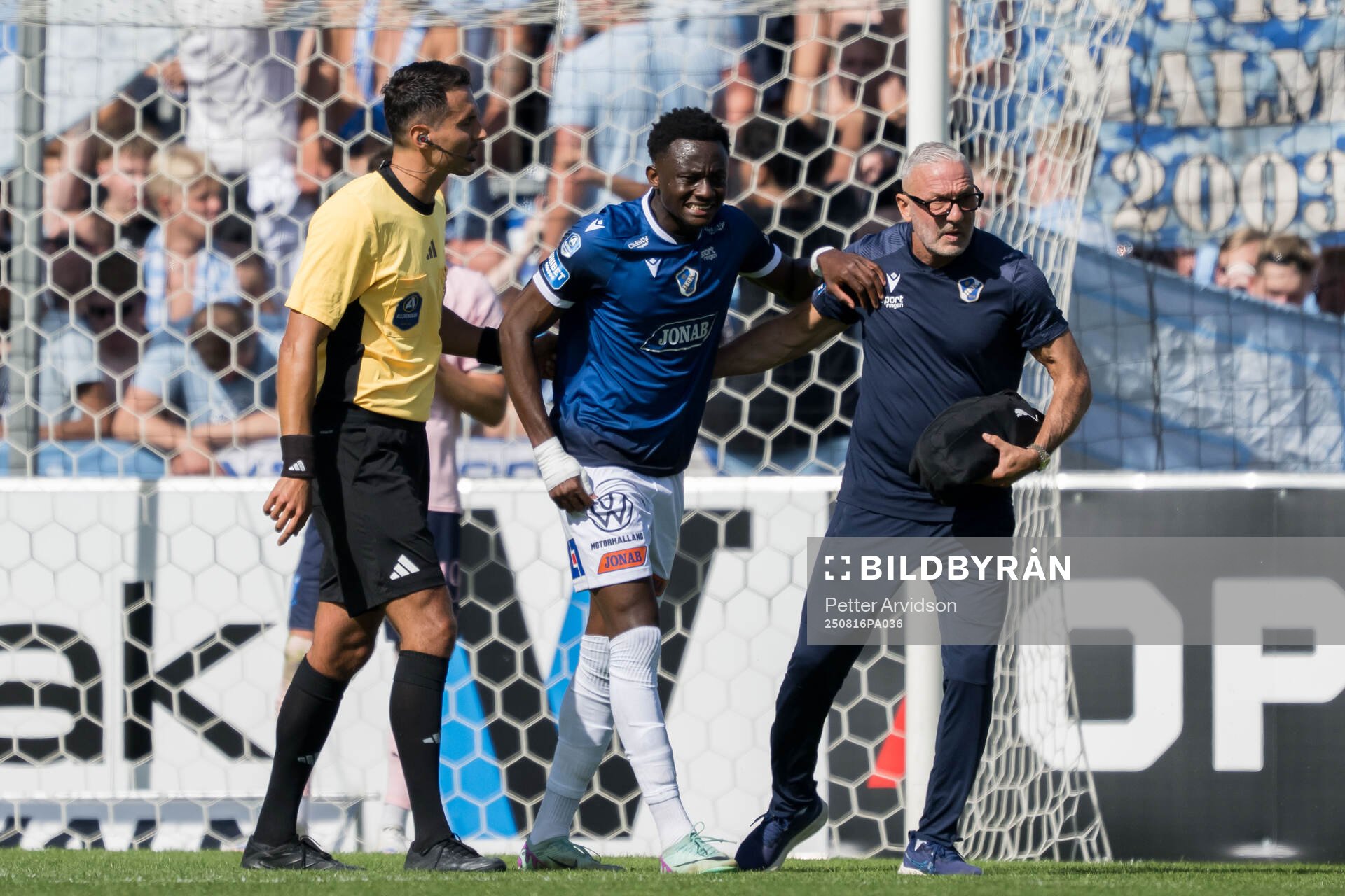 Halmstads Yannick Agnero har ont