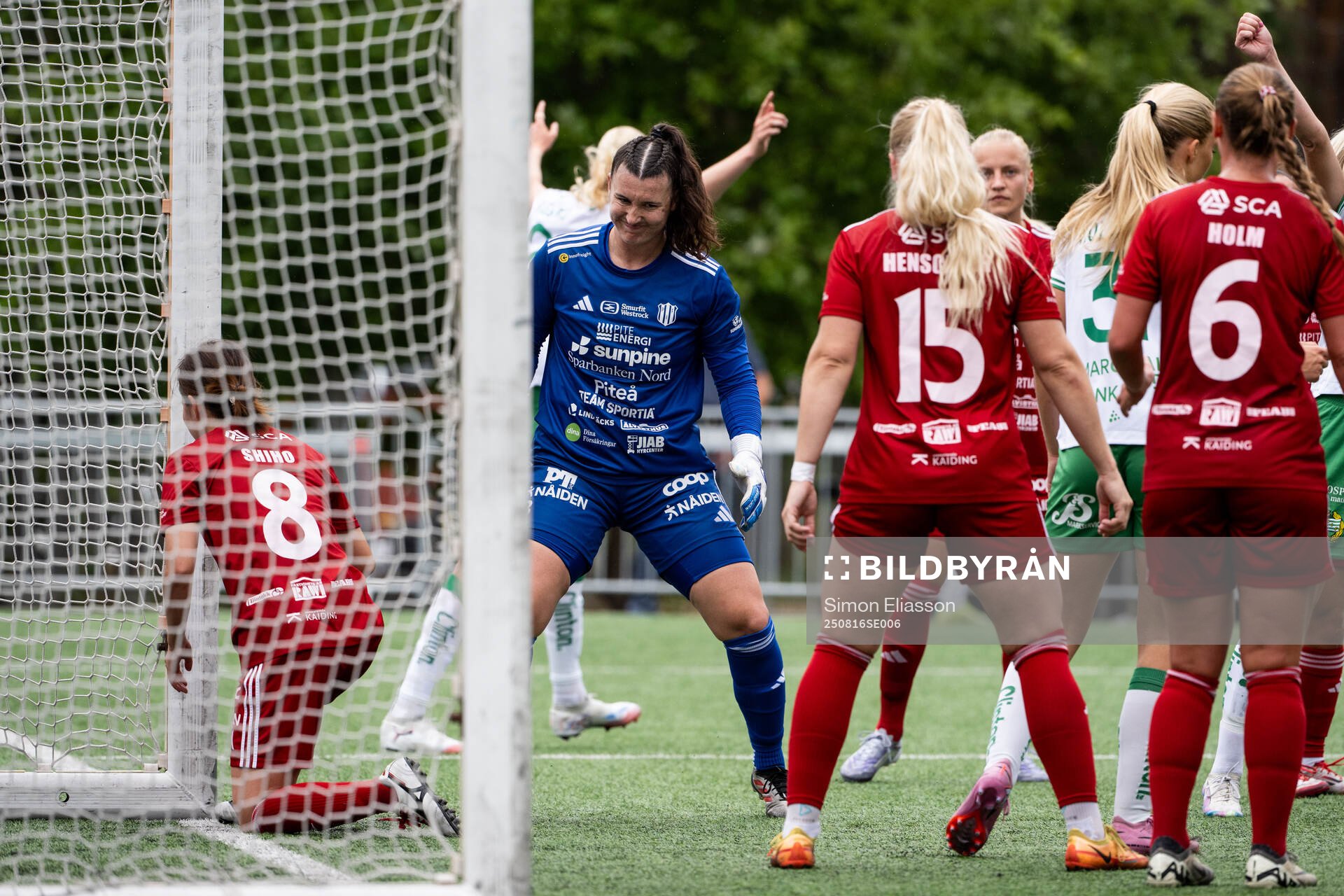 Piteås målvakt Lauren Brzykcy deppar