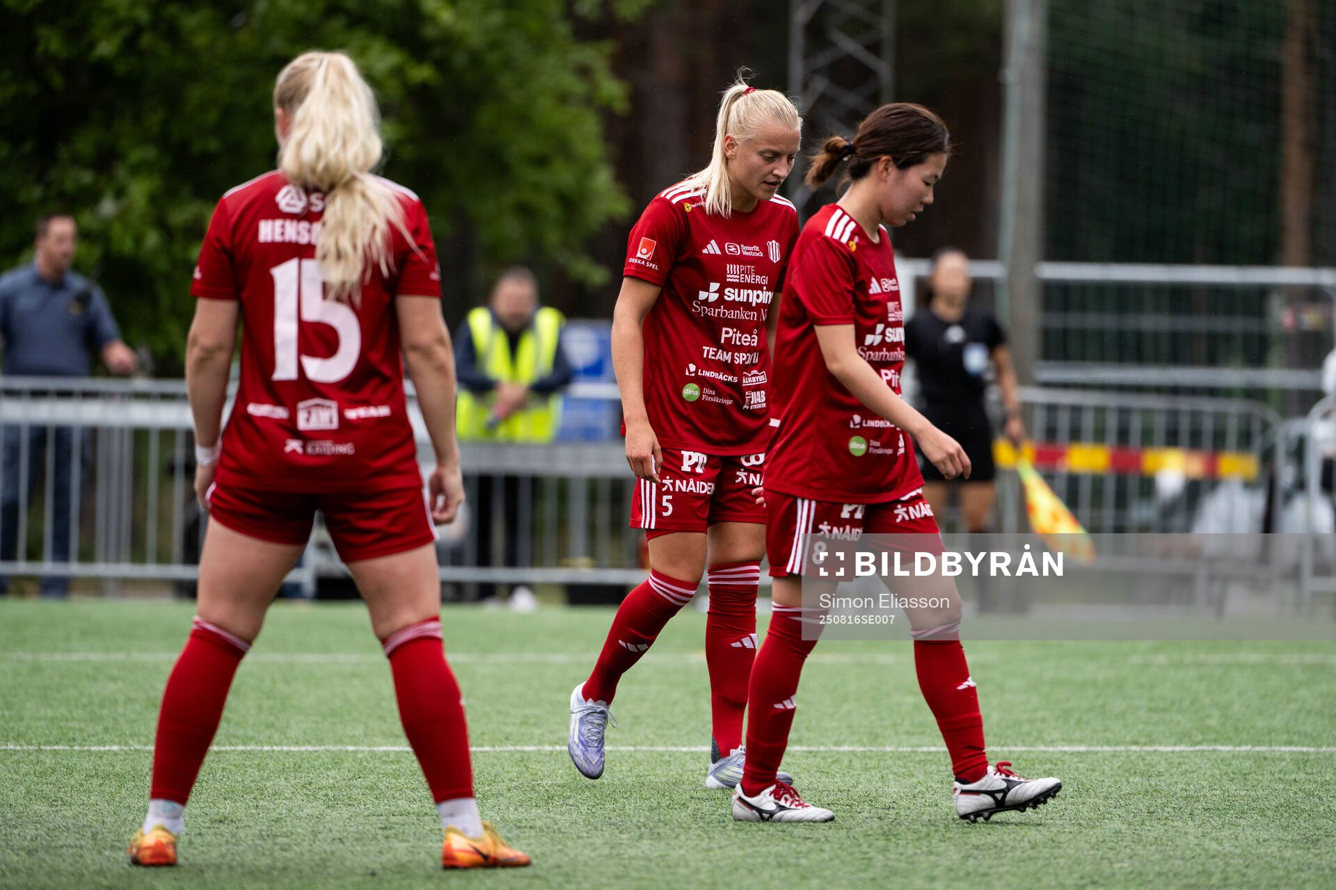 Piteås Wilma Carlsson och Shiho Matsubara deppar