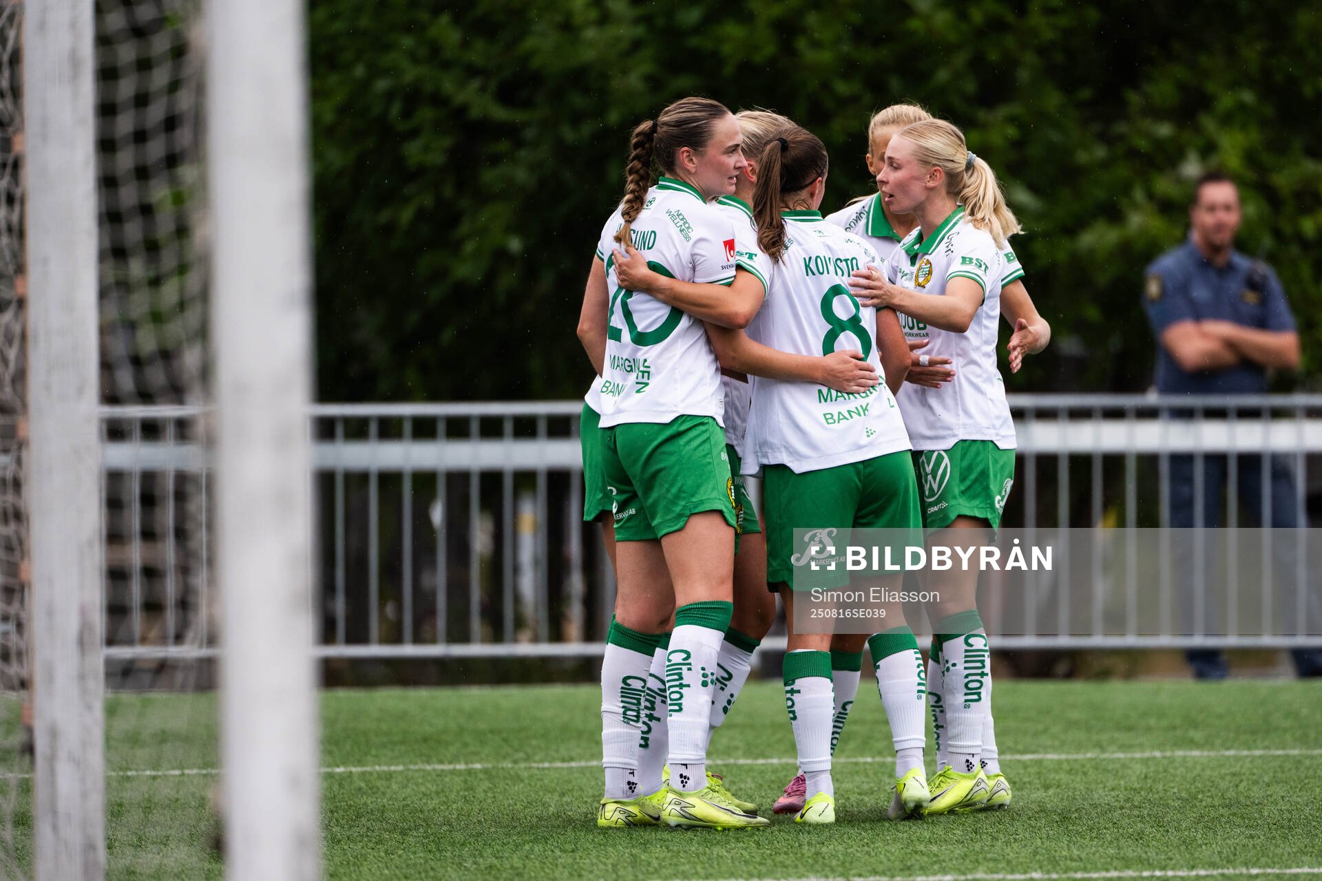 Hammarbys spelare jublar