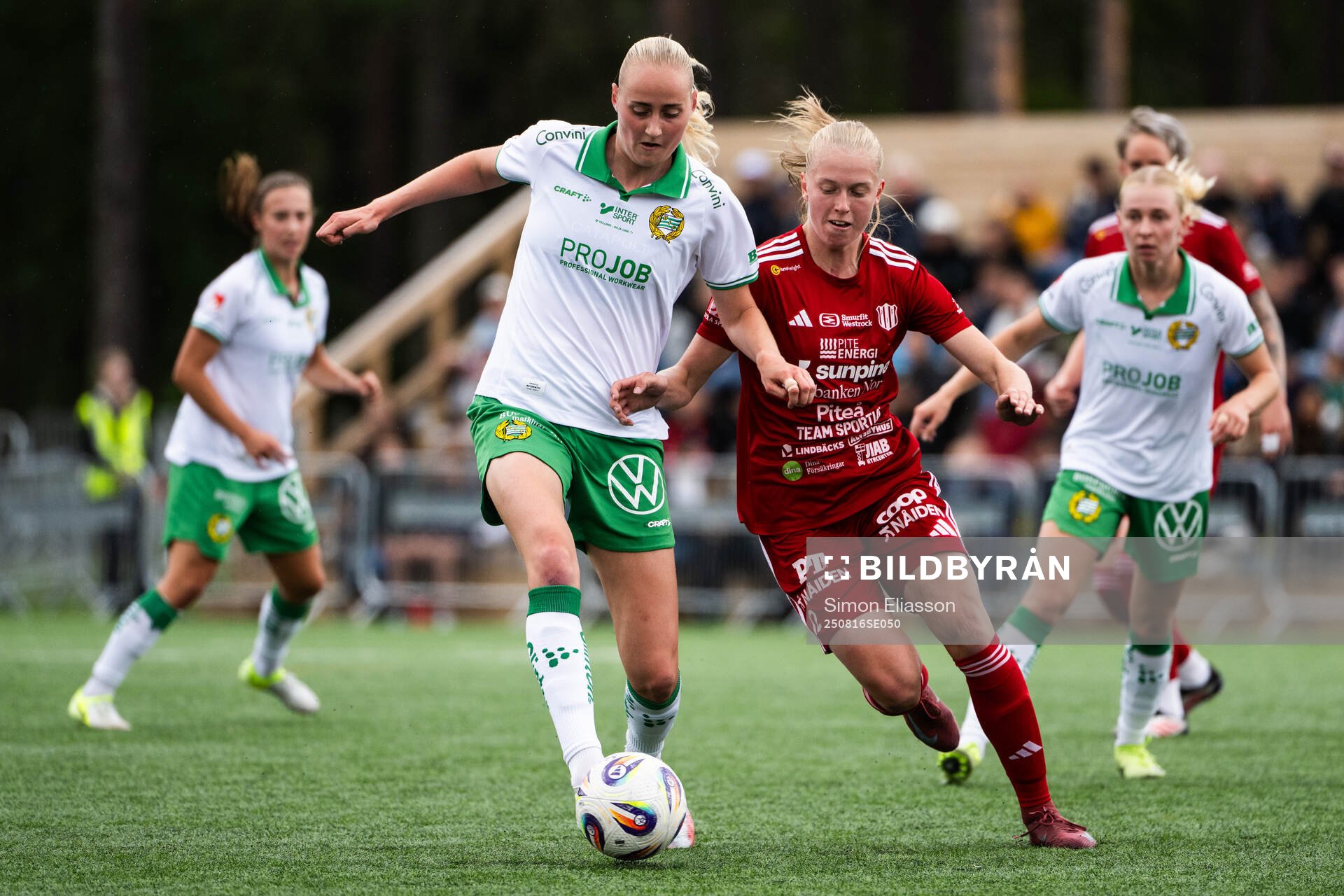 Hammarbys Emilie Bragstad och Piteås Saga Swedman