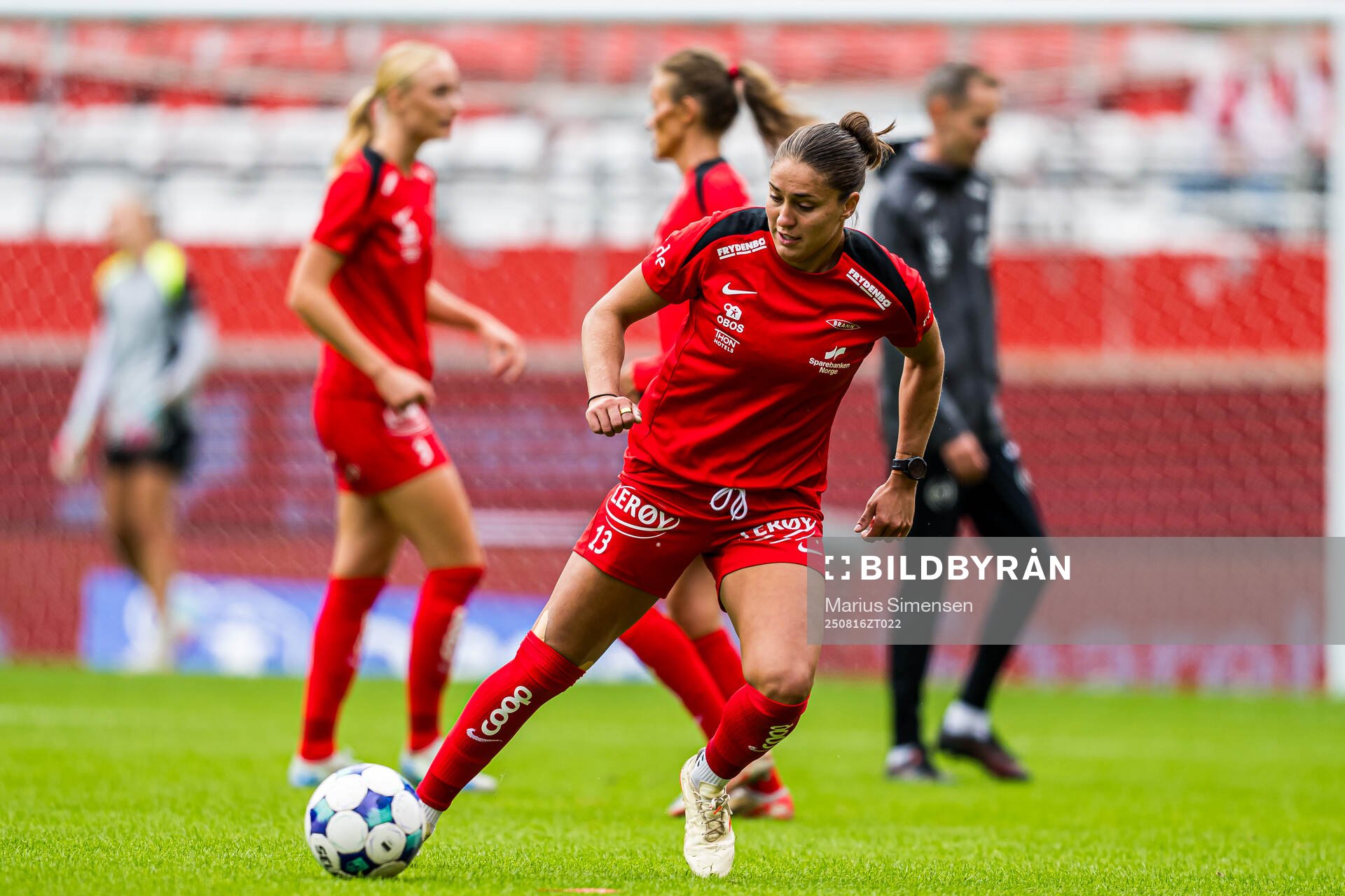 Brenna Marie Lovera of Brann warms up
