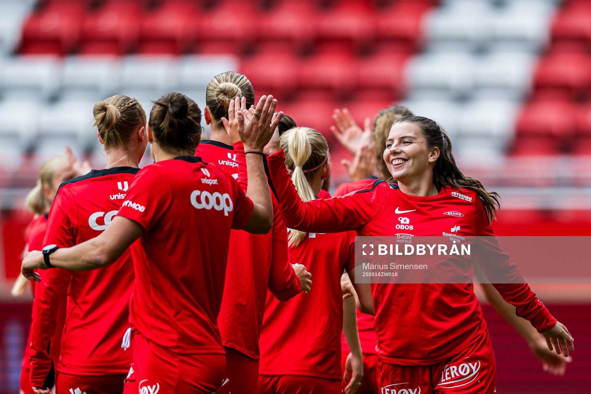 Cecilie Redisch Kvamme of Brann warms up
