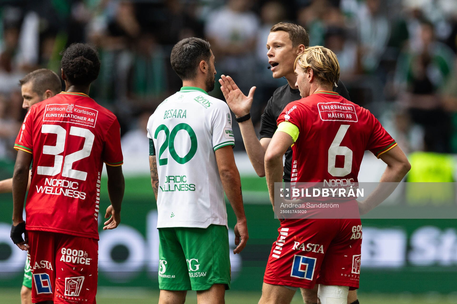 Hammarbys Nahir Besara och GAIS August Wängberg i