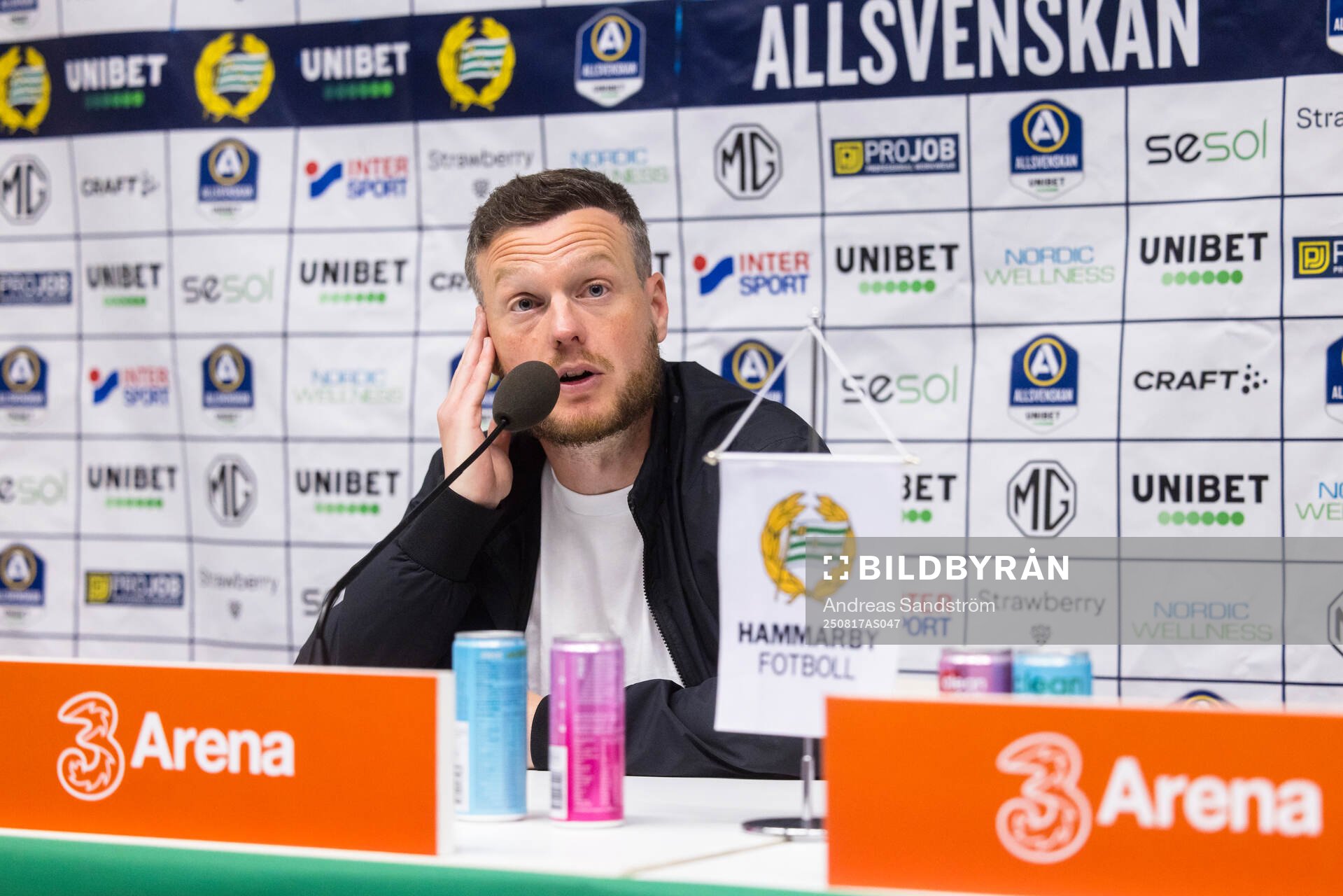 Hammarbys tränare Kim Hellberg  svarar på frågor