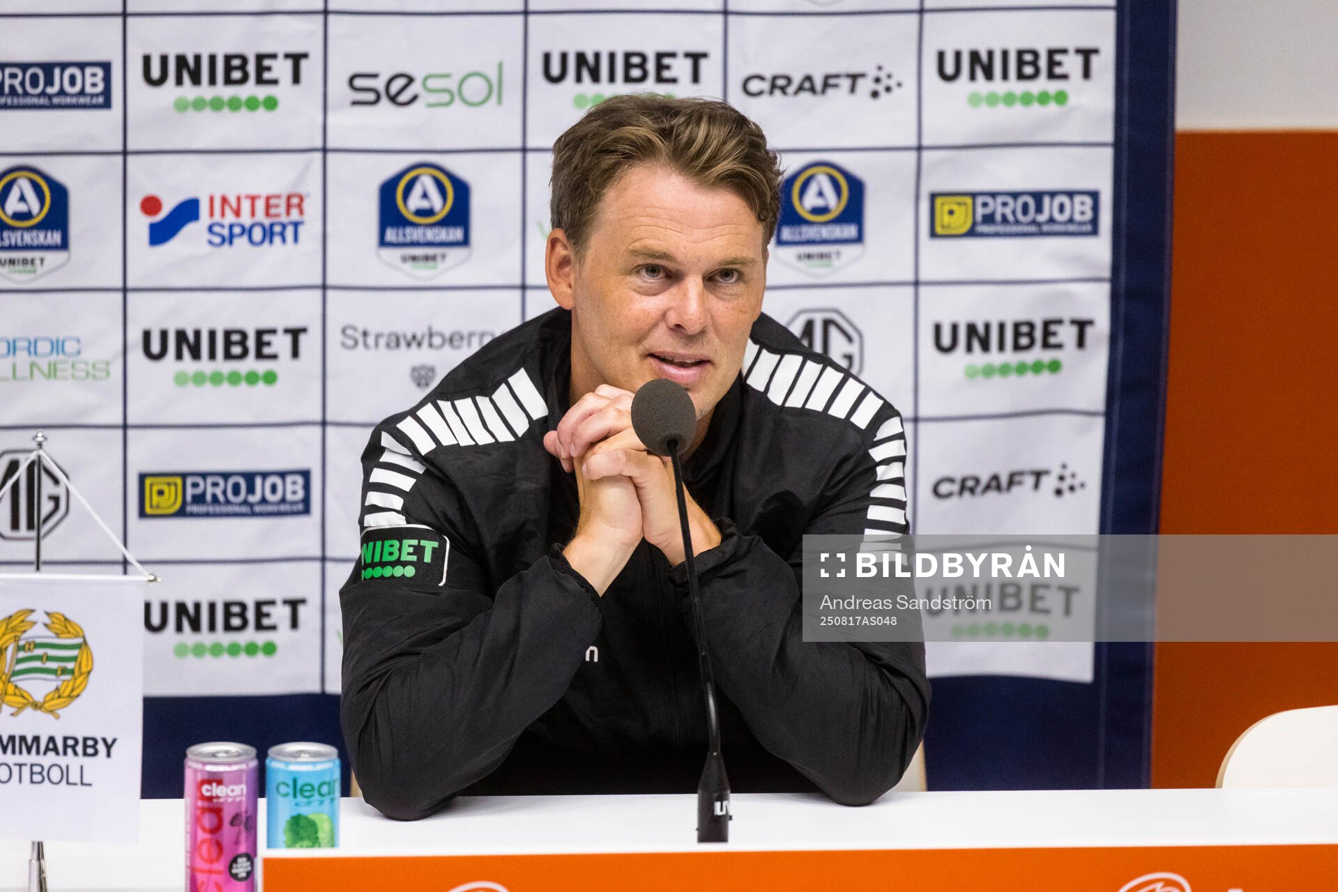 GAIS tränare Fredrik Holmberg svarar på frågor