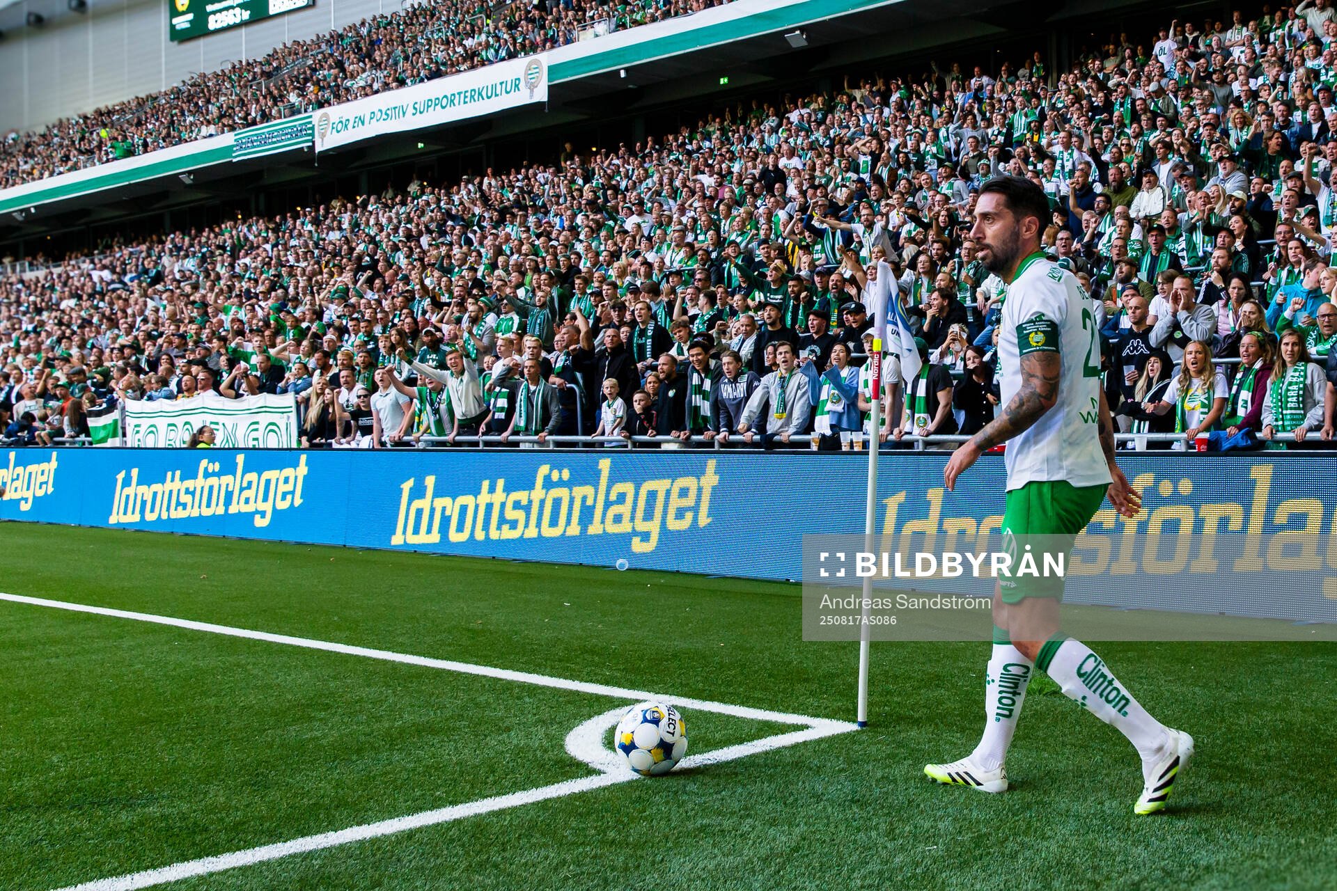Hammarbys Nahir Besara med en hörna