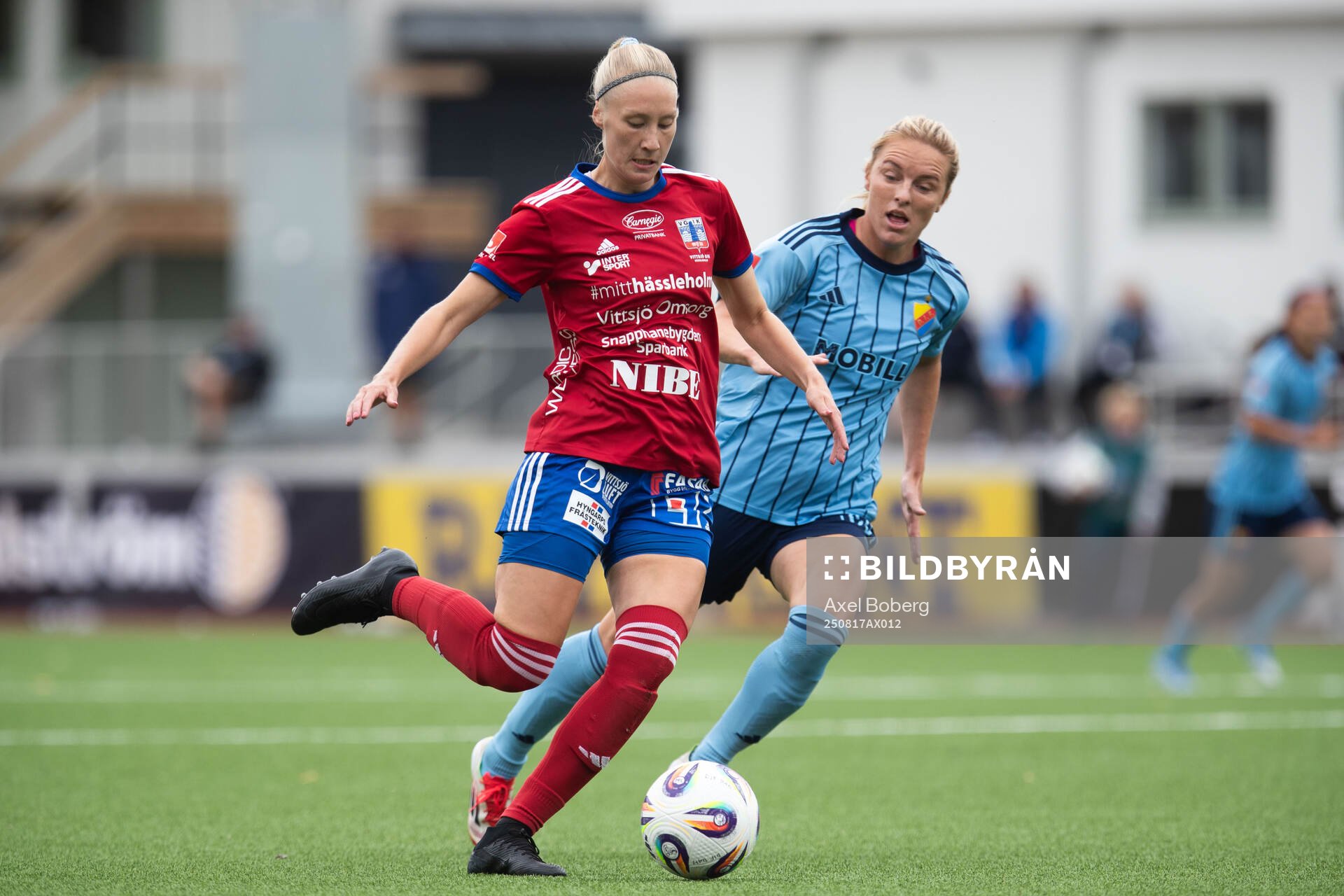 Vittsjös Sanni Ojanen och Djurgårdens Mimmi Larsson