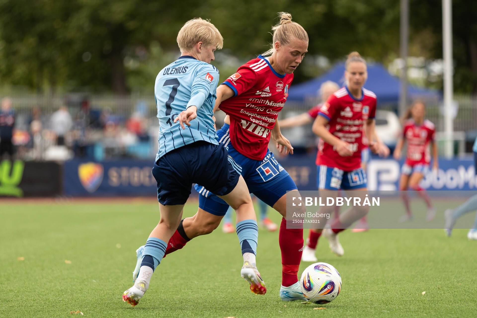 Djurgårdens Olivia Ulenius och Vittsjös Nellie Persson