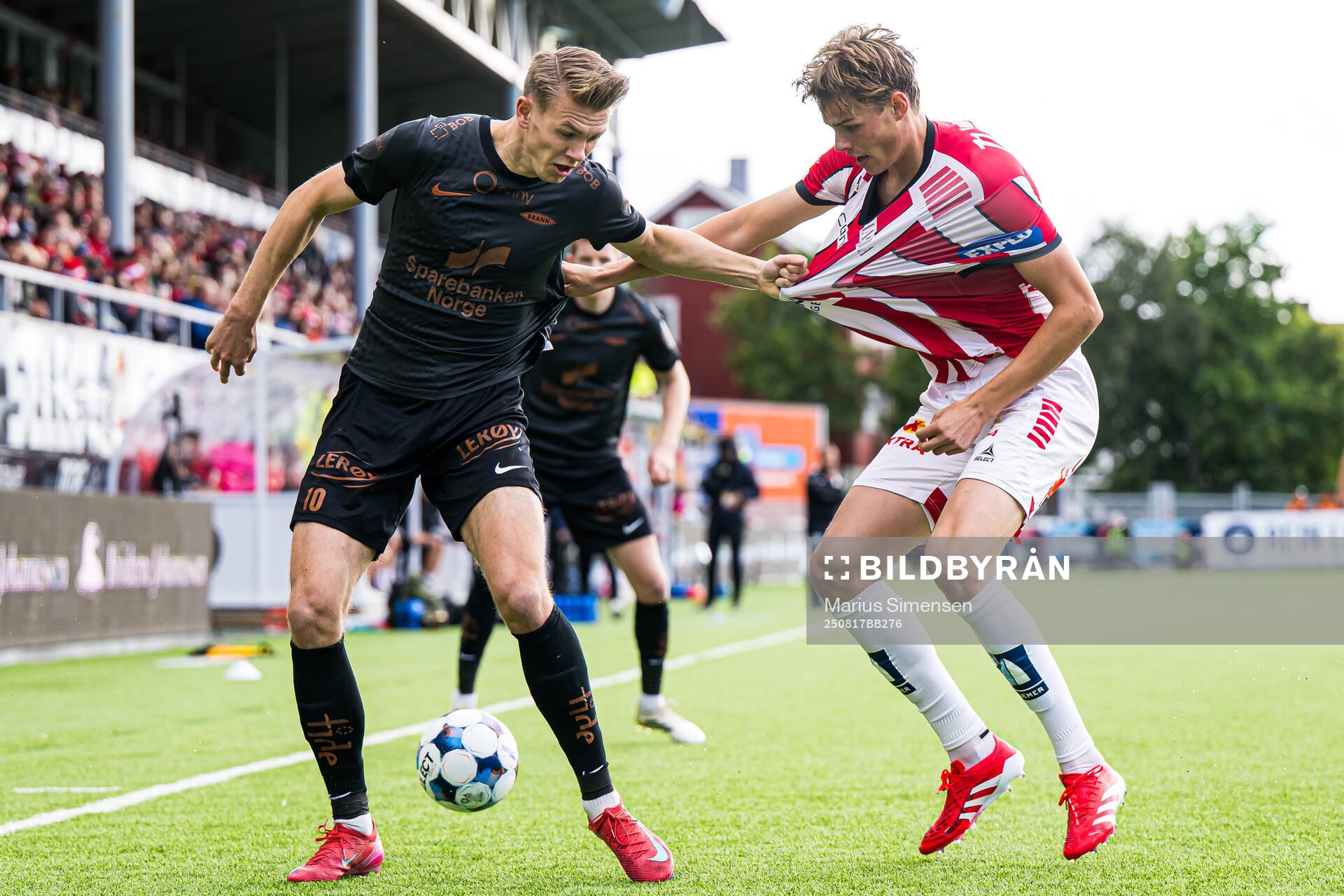 Emil Kornvig of Brann and Jens Hjertø-Dahl of Tromsø