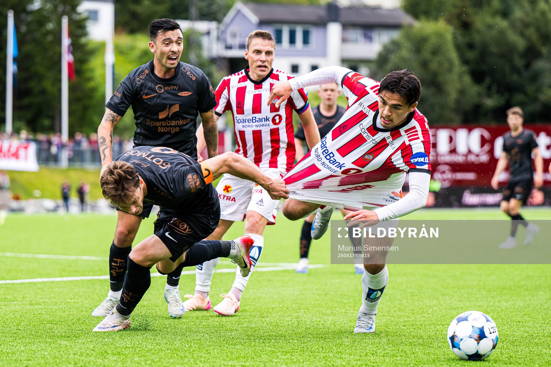 Felix Horn Myhre of Brann and Alexander Warneryd of Tromsø