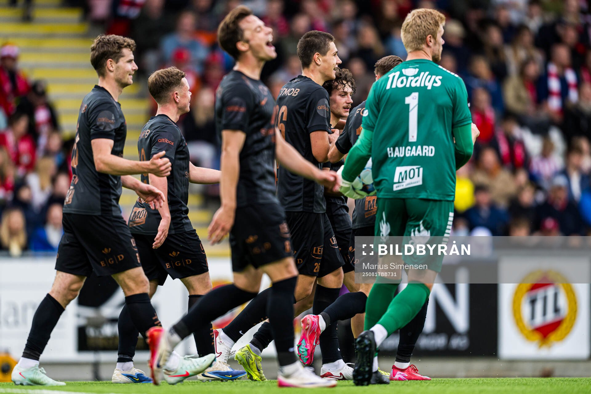 Denzel De Roeve of Brann celebrates