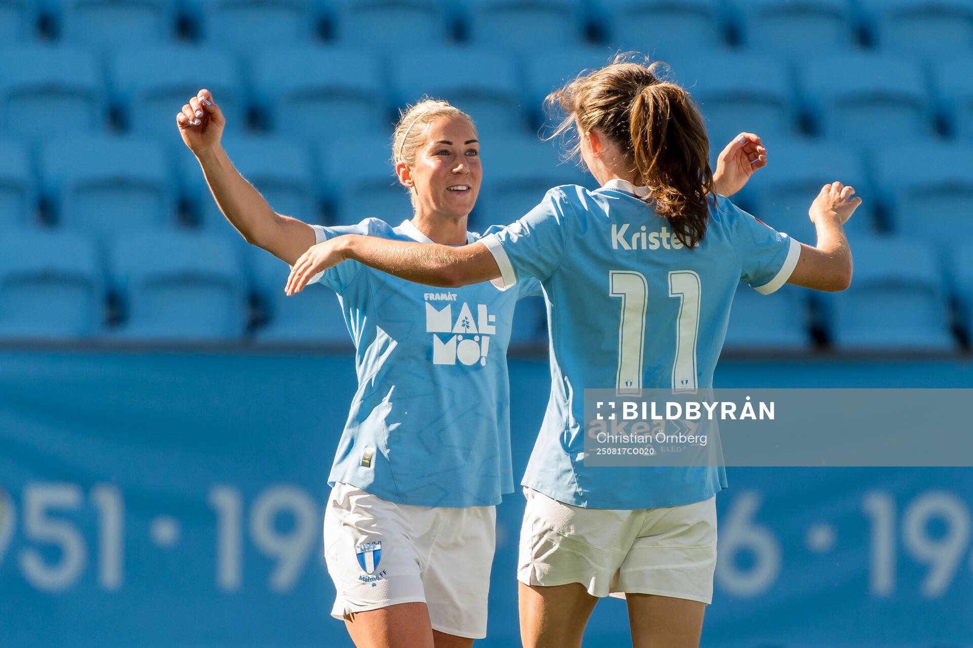 Malmö FFs Matilda Kristell jublar med Mia Persson