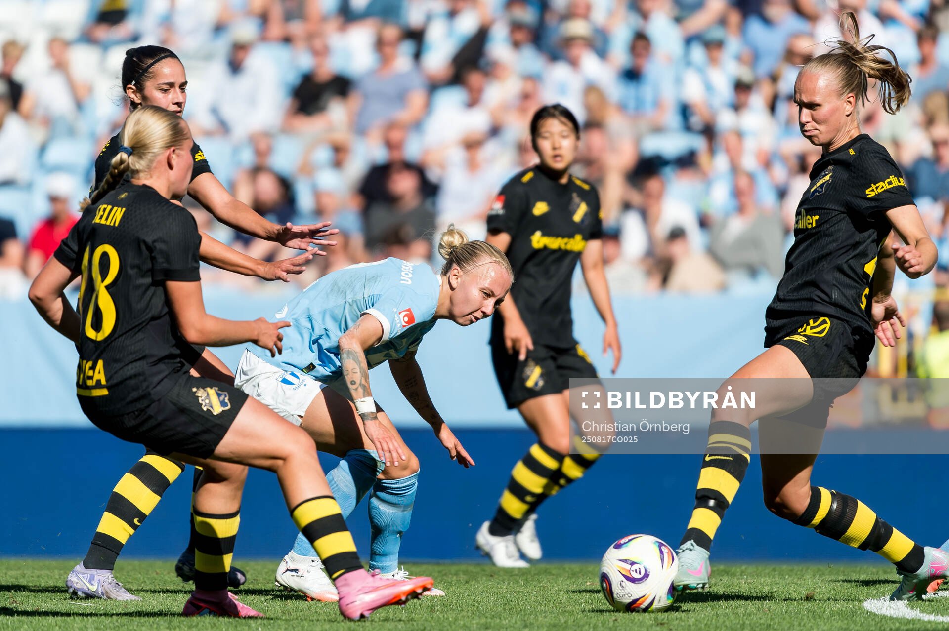 AIKs Nova Selin och Matilda Plan mot Malmö FFs Nathalie