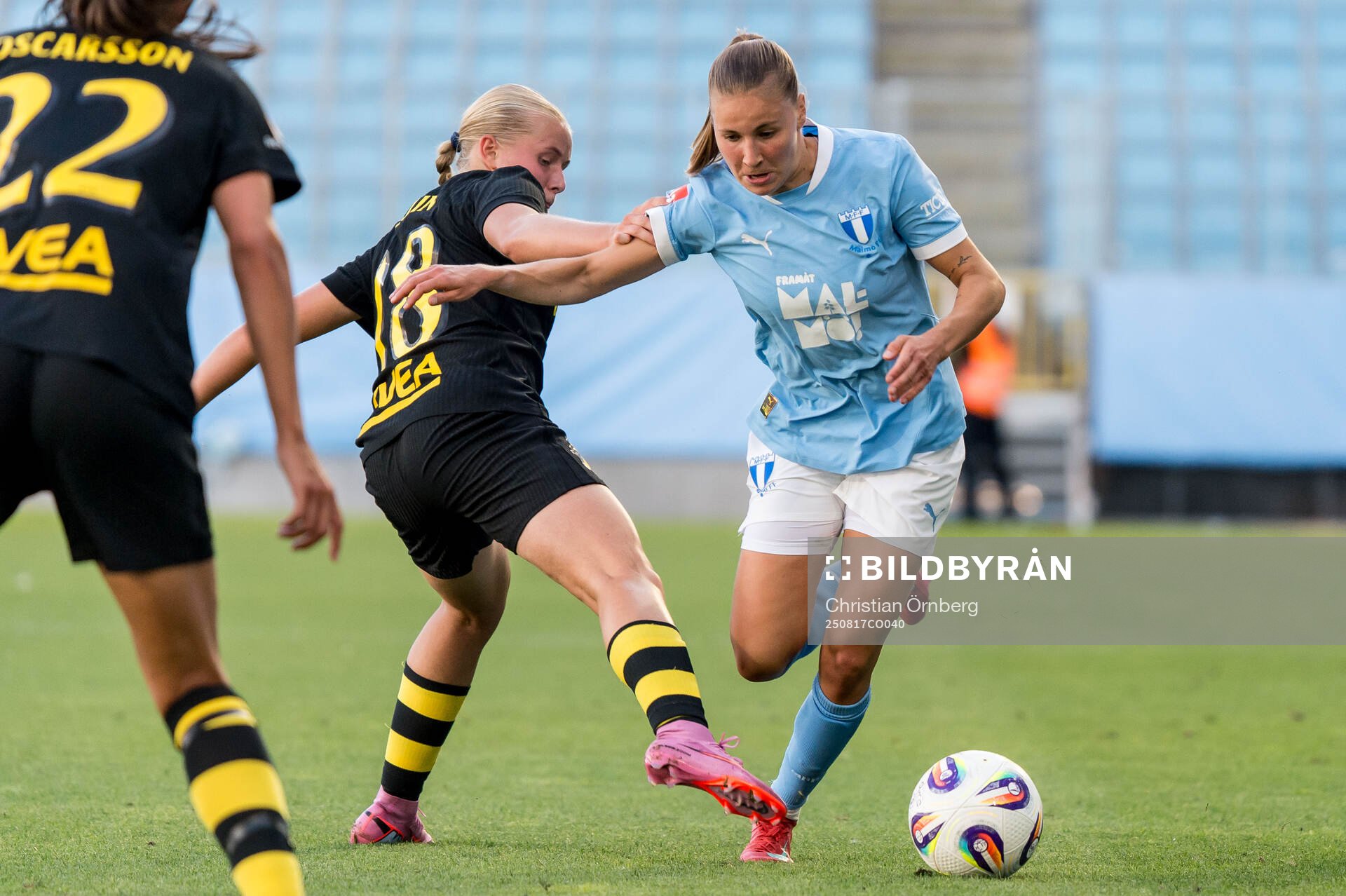 AIKs Nova Selin och Malmö FFs Katariina Kosola
