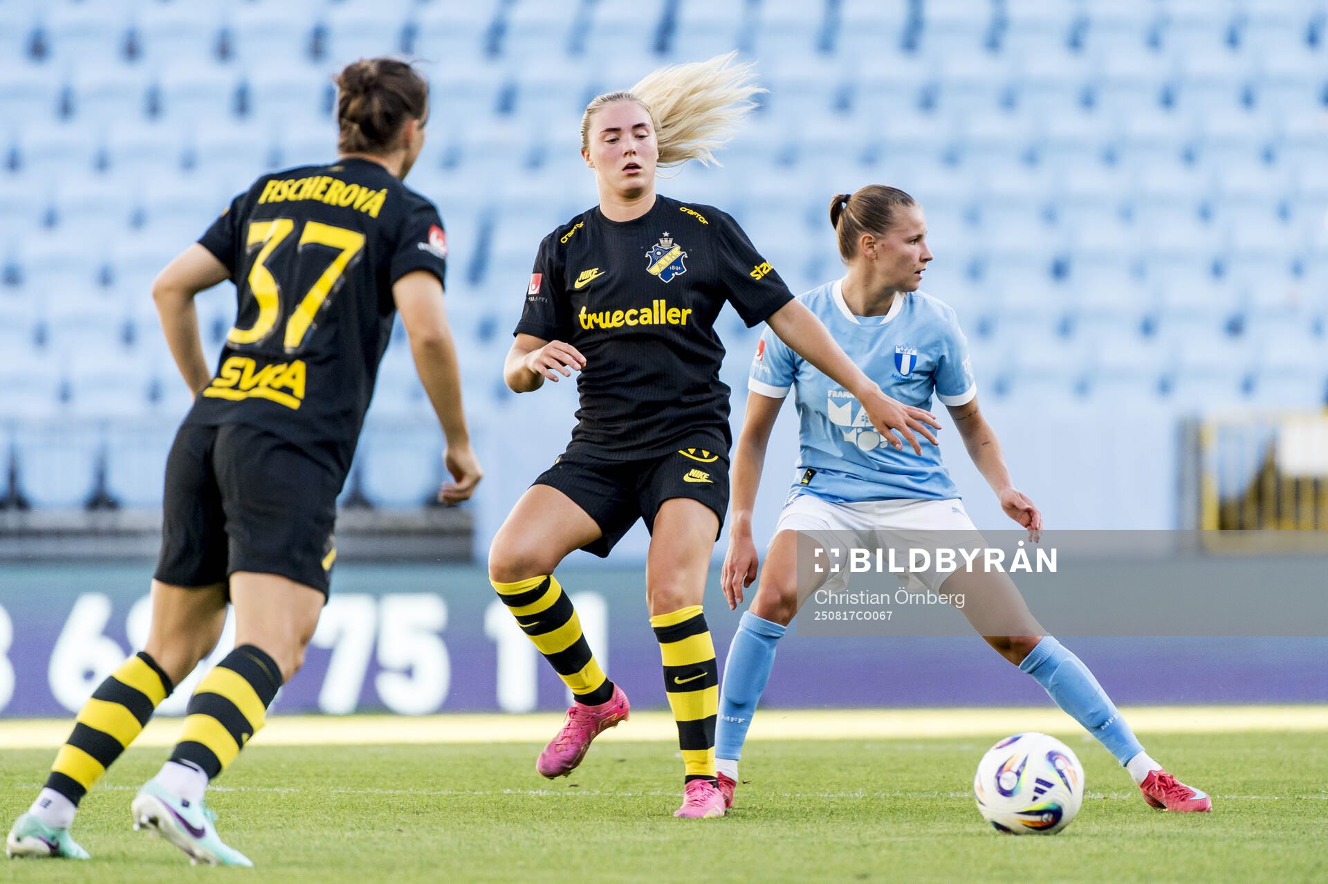 AIKs Ida Björnberg mot Malmö FFs Katariina Kosola