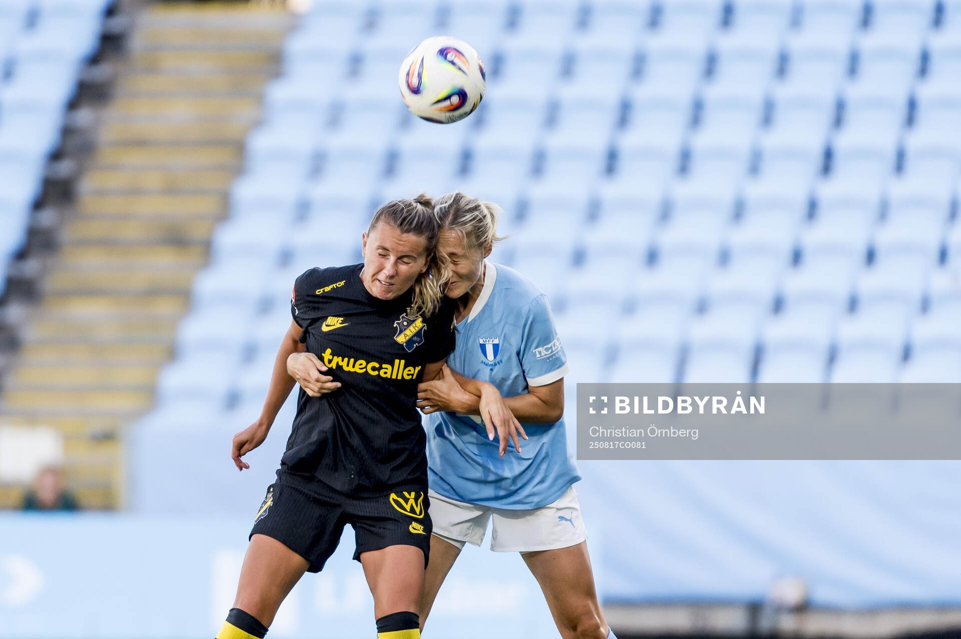 AIKs Adelisa Grabus mot Malmö FFs Sanna Kullberg