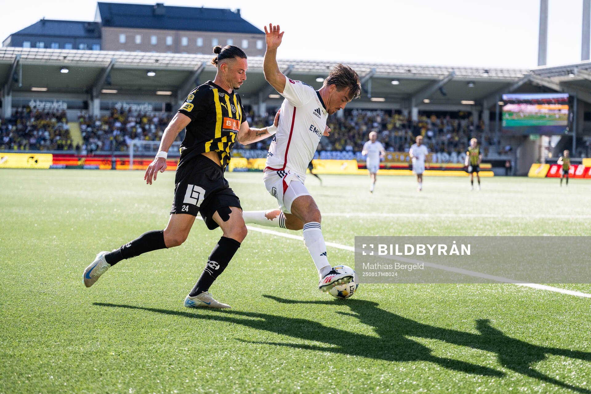 Häckens Amor Layouni och Östers Tatu Varmanen