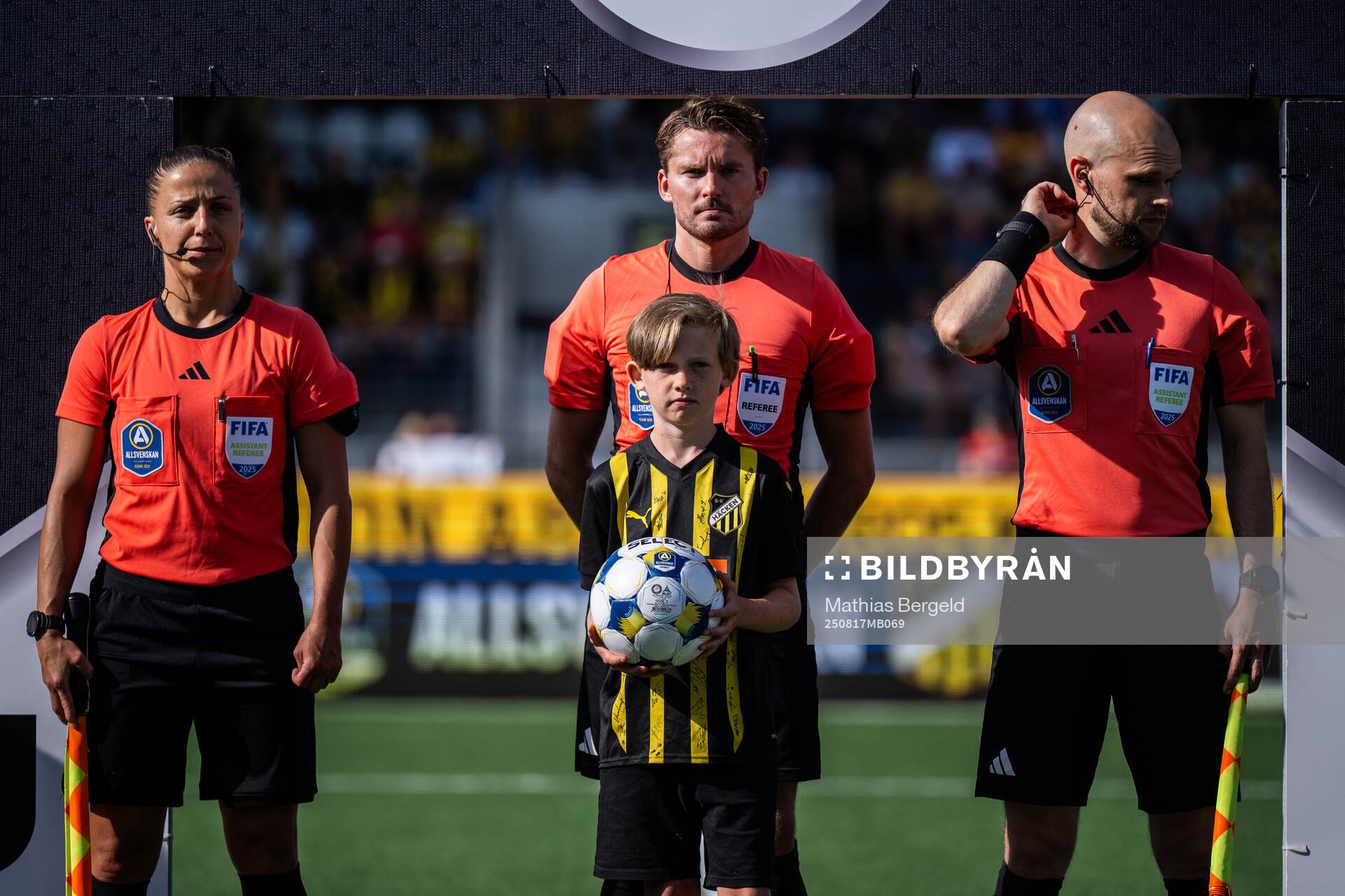 Assisterande domare Almira Spahic, domare Joakim Östling