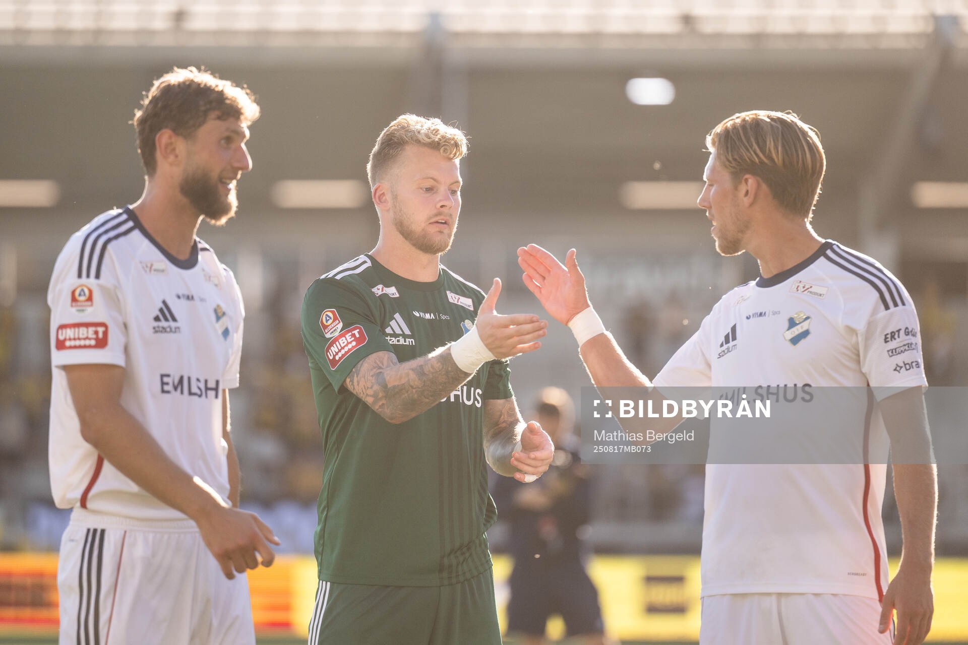 Östers Alibek Aliev, målvakt Robin Wallinder och Noah