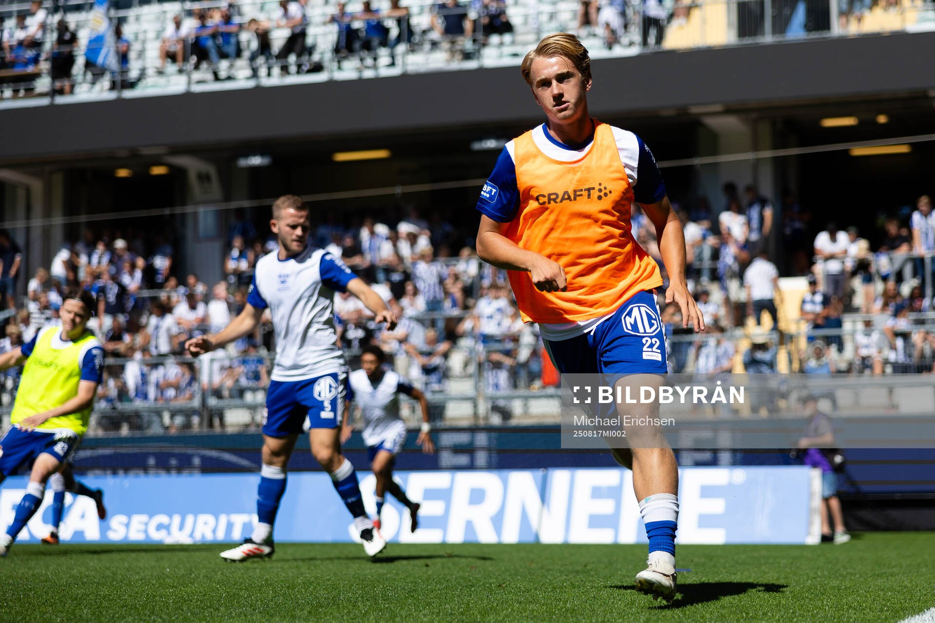 IFK Göteborgs Noah Tolf värmer upp