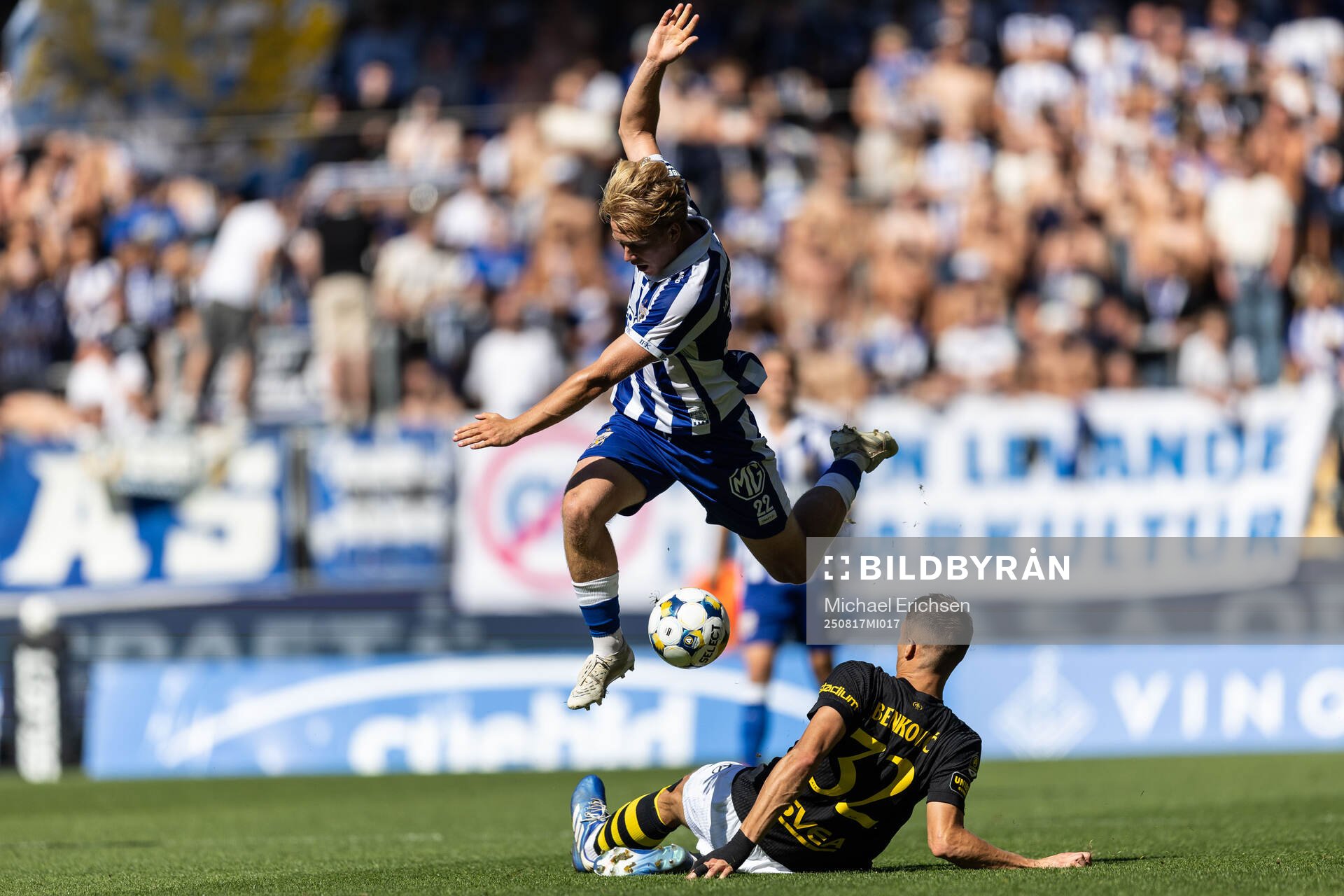 IFK Göteborgs Noah Tolf och AIKs Filip Benkovic