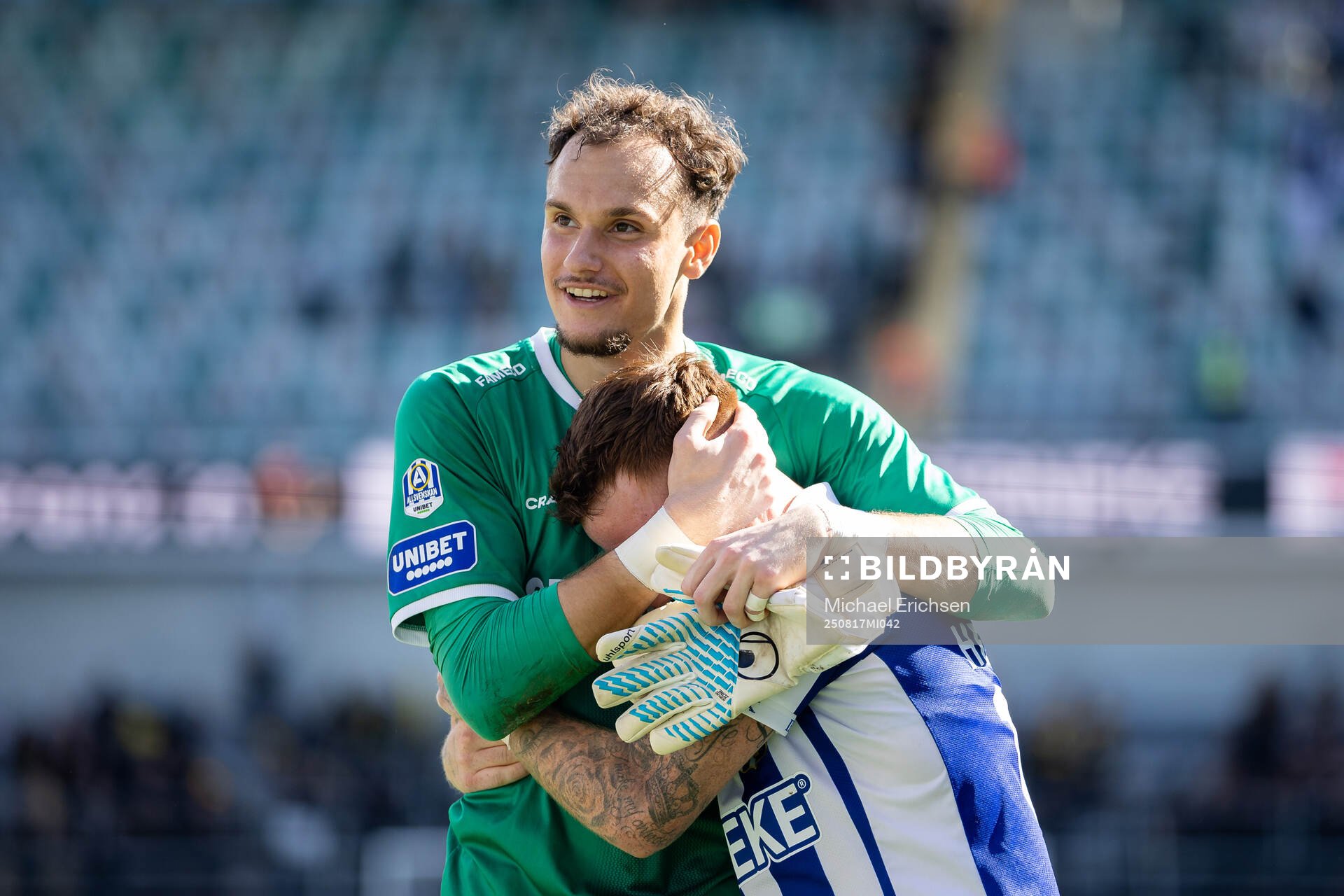 IFK Göteborgs målvakt Elis Bishesari och Tobias Heintz