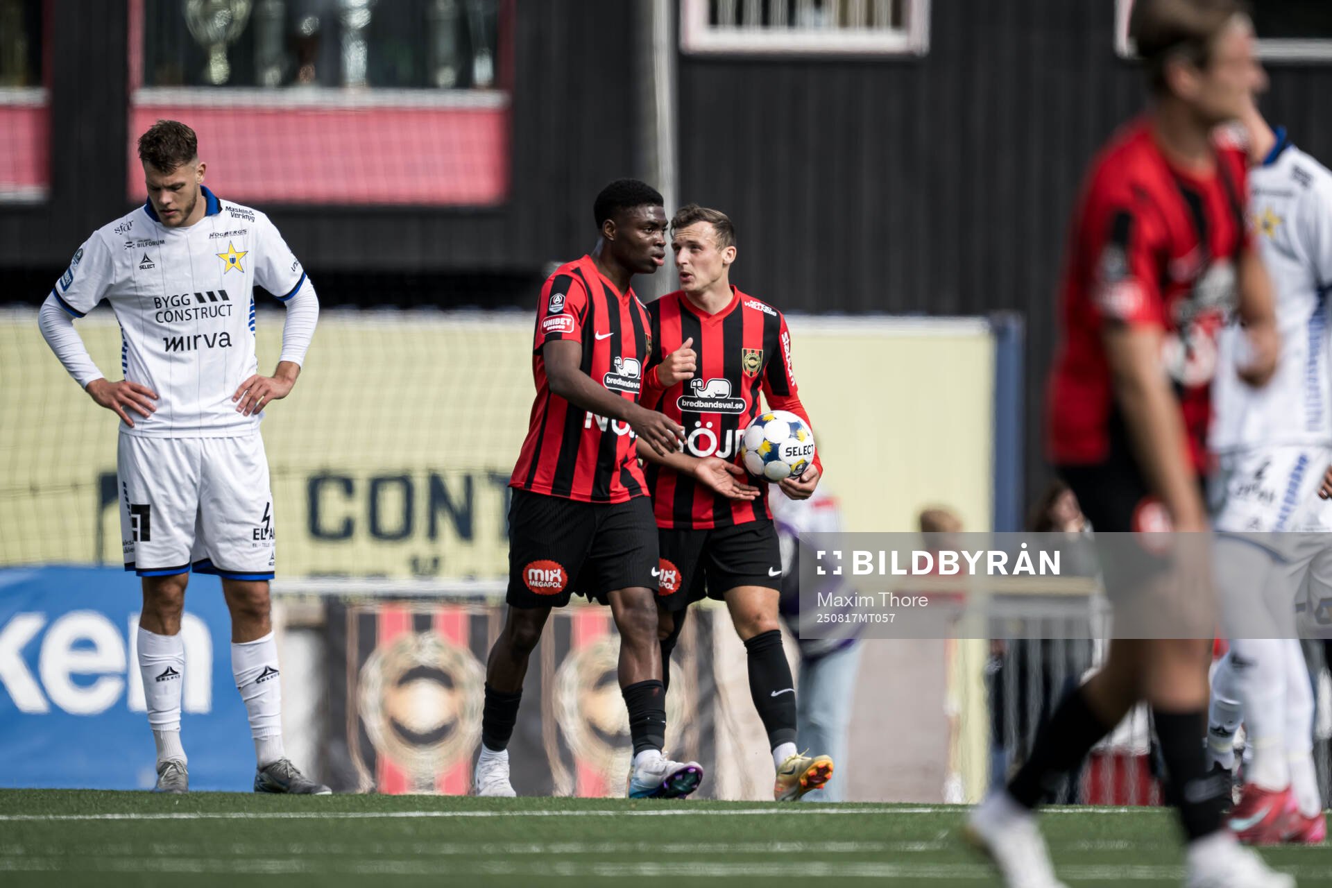 Brommapojkarnas Adam Skanning Jakobsen jublar