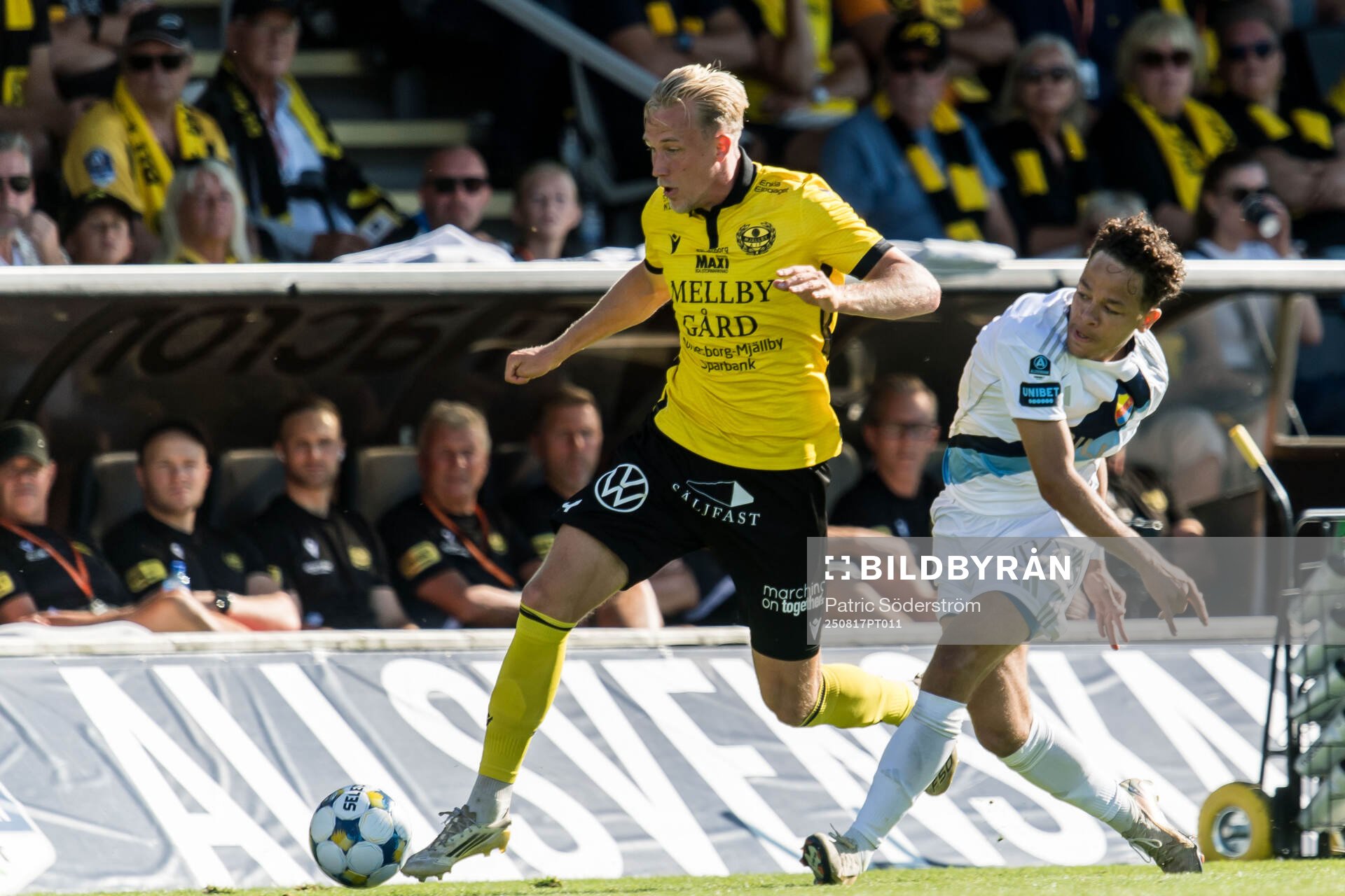 Mjällbys Herman Johansson och Djurgårdens Mikael Anderson